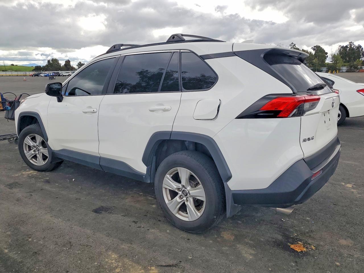2021 Toyota Rav4 Le - Image 2