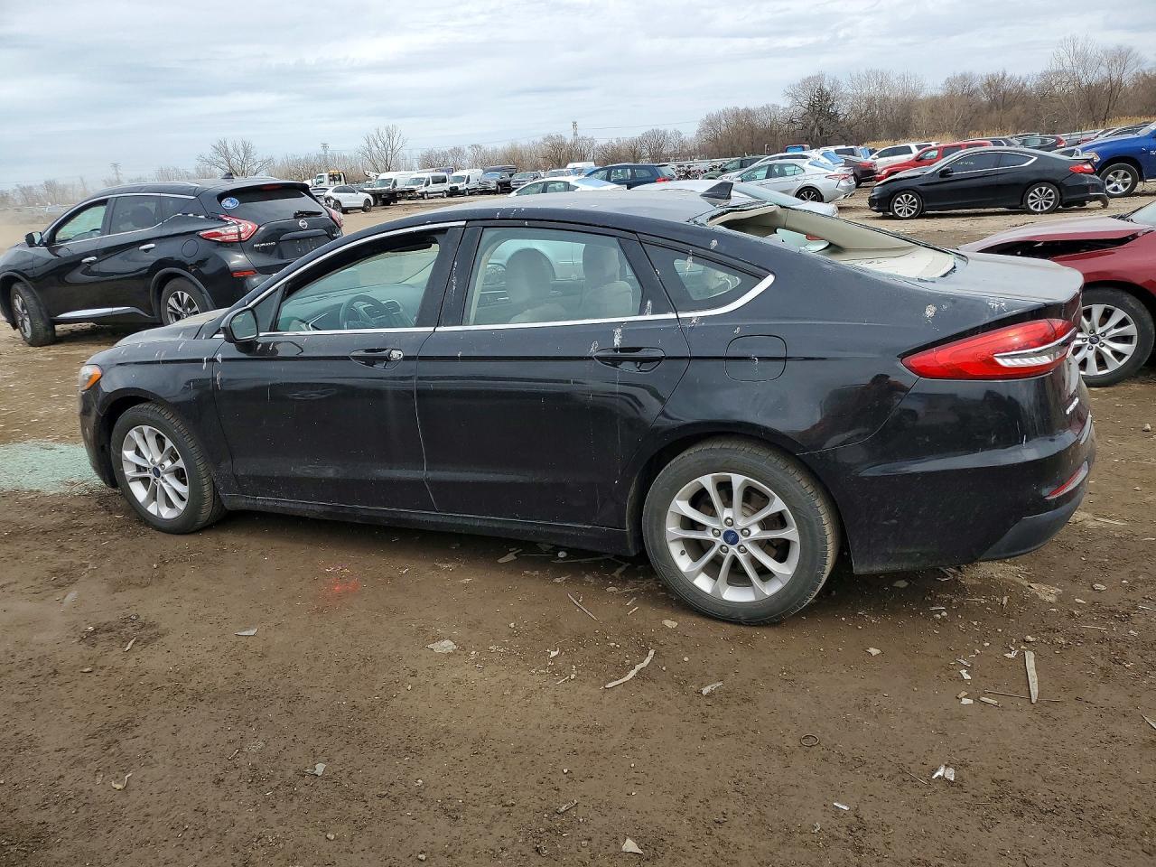 2020 Ford Fusion Se - Фото 2