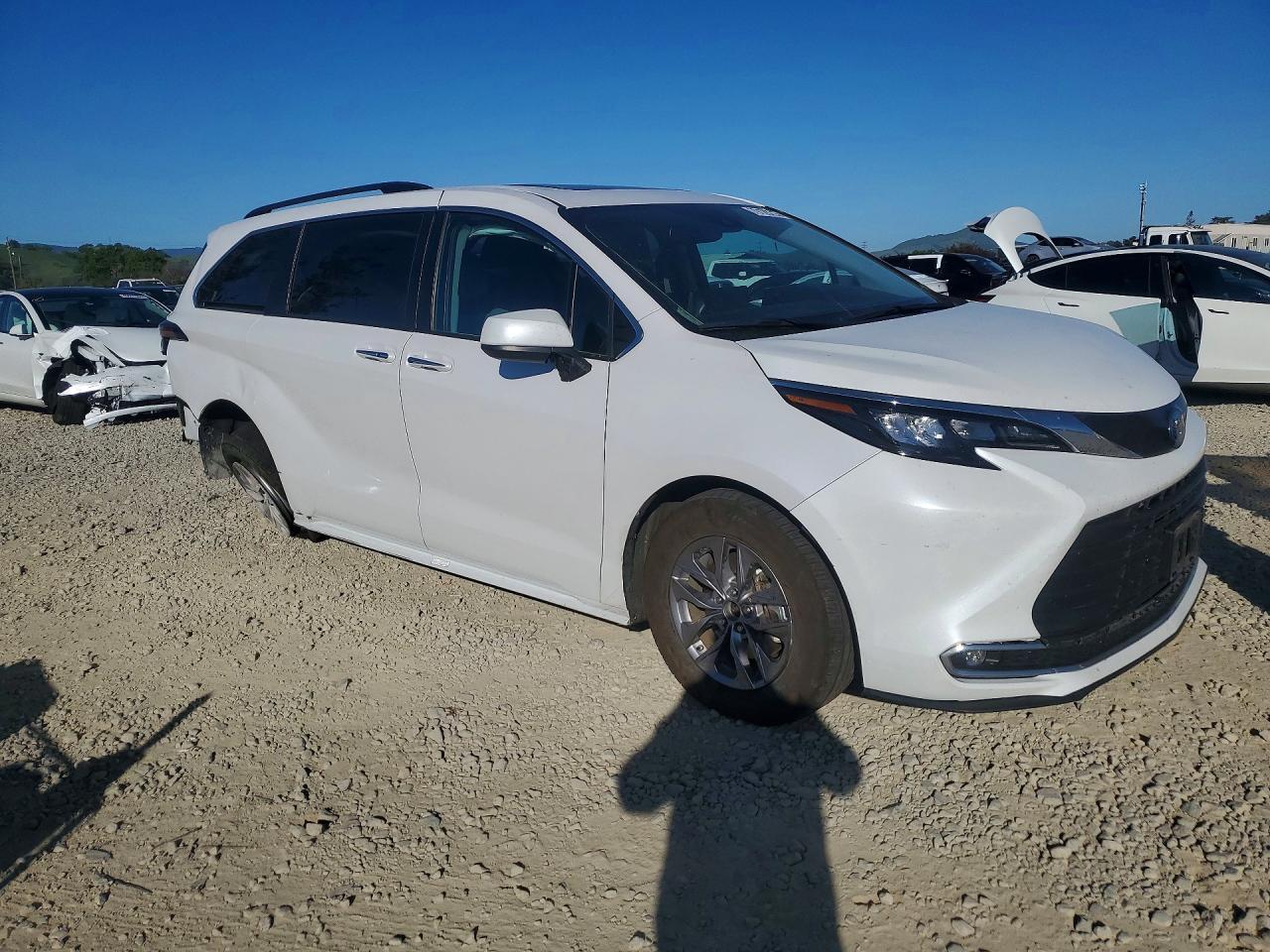 2024 Toyota Sienna Xle 8-Passenger - Image 4