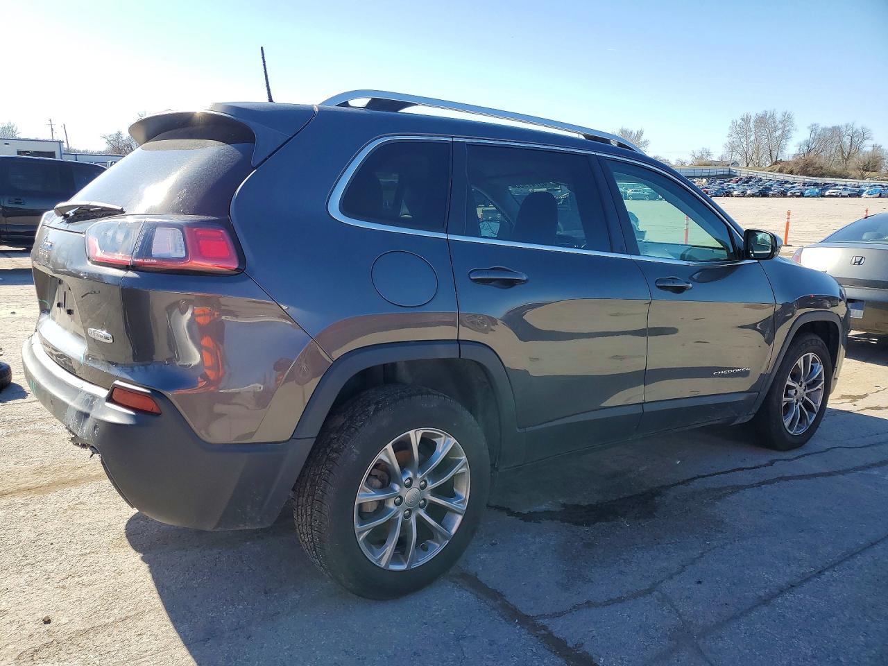 2019 Jeep Cherokee Latitude Plus - Фото 3
