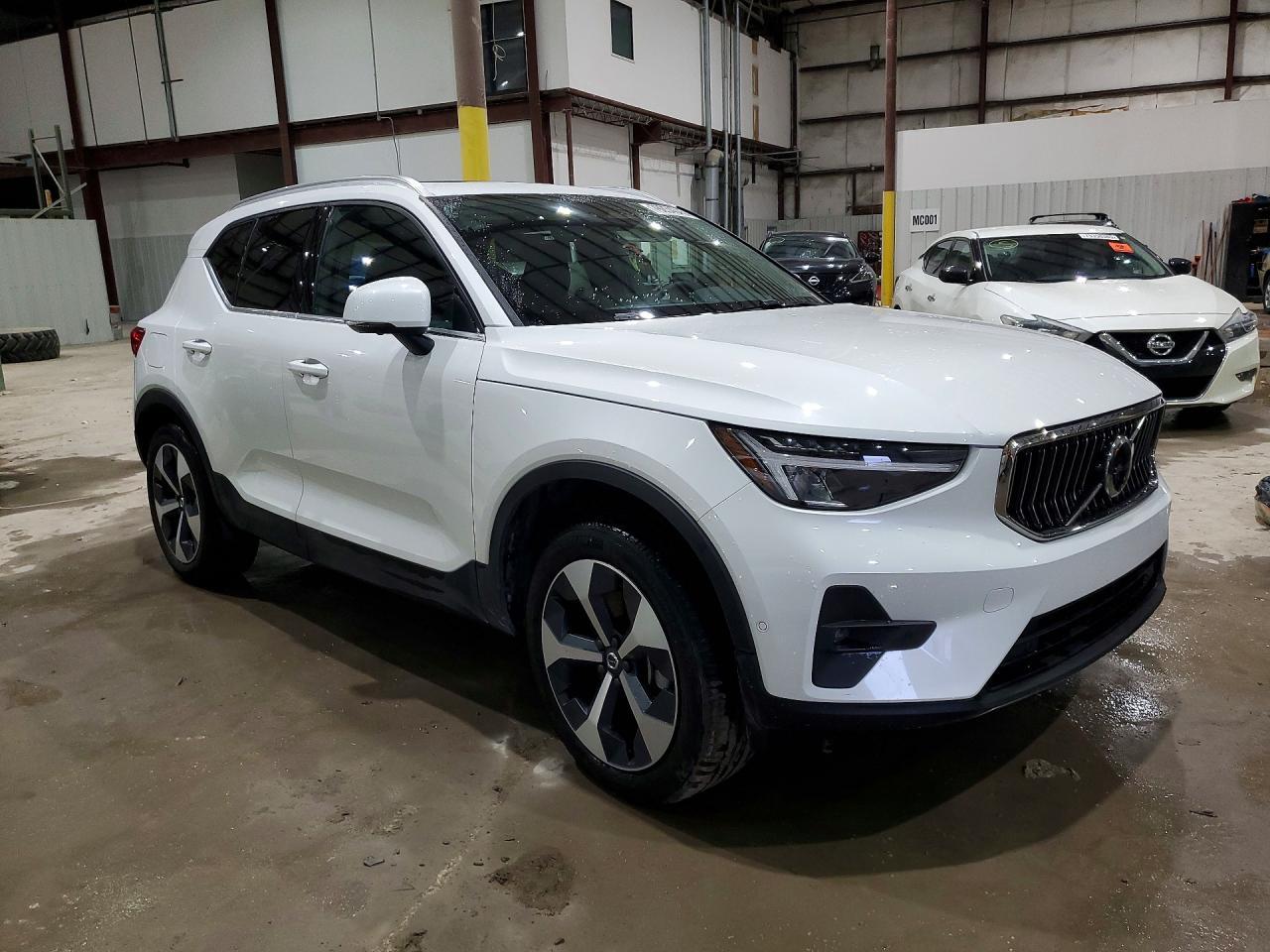 2025 Volvo Xc40 Plus - Фото 4