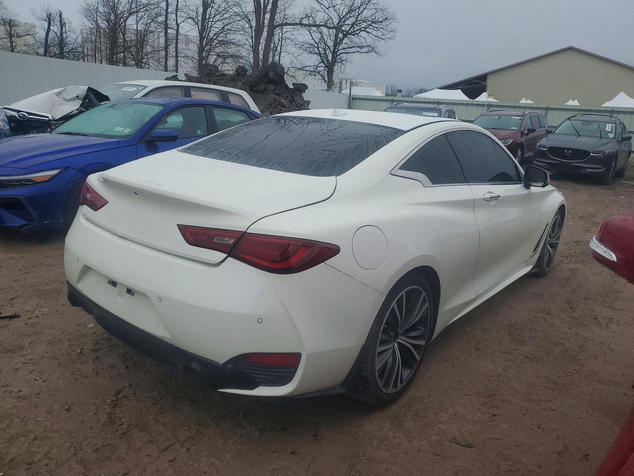 2017 Infiniti Q60 3.0T Premium - Фото 3