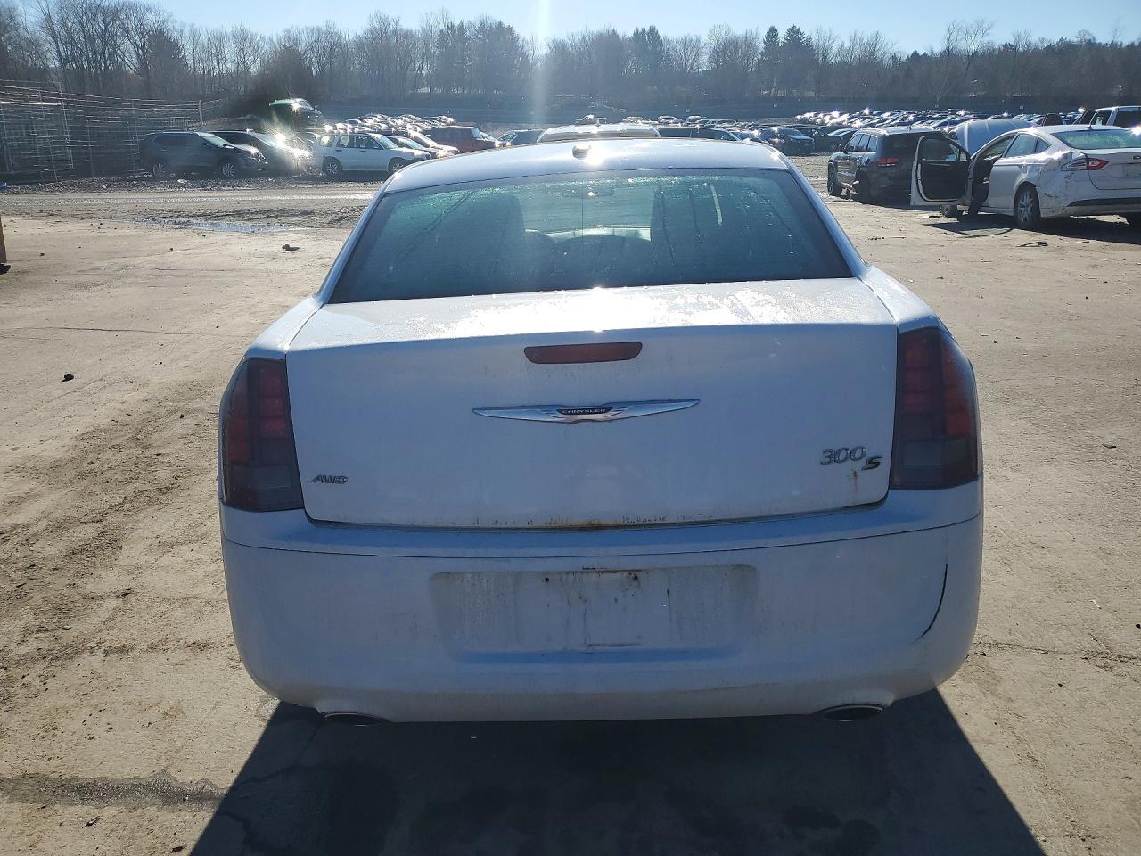 2014 Chrysler 300 S - Image 6