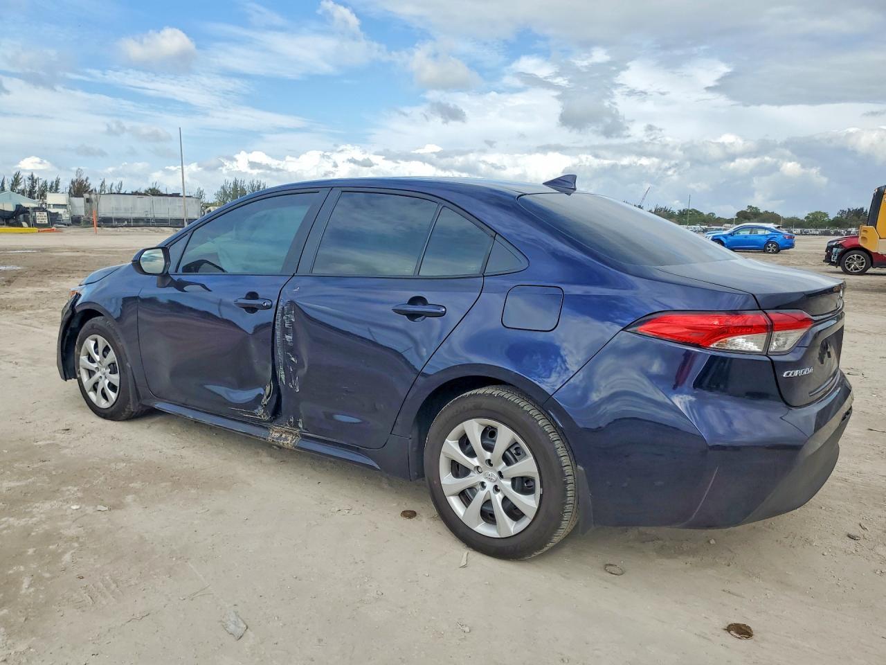 2026 Toyota Corolla Le - Фото 2