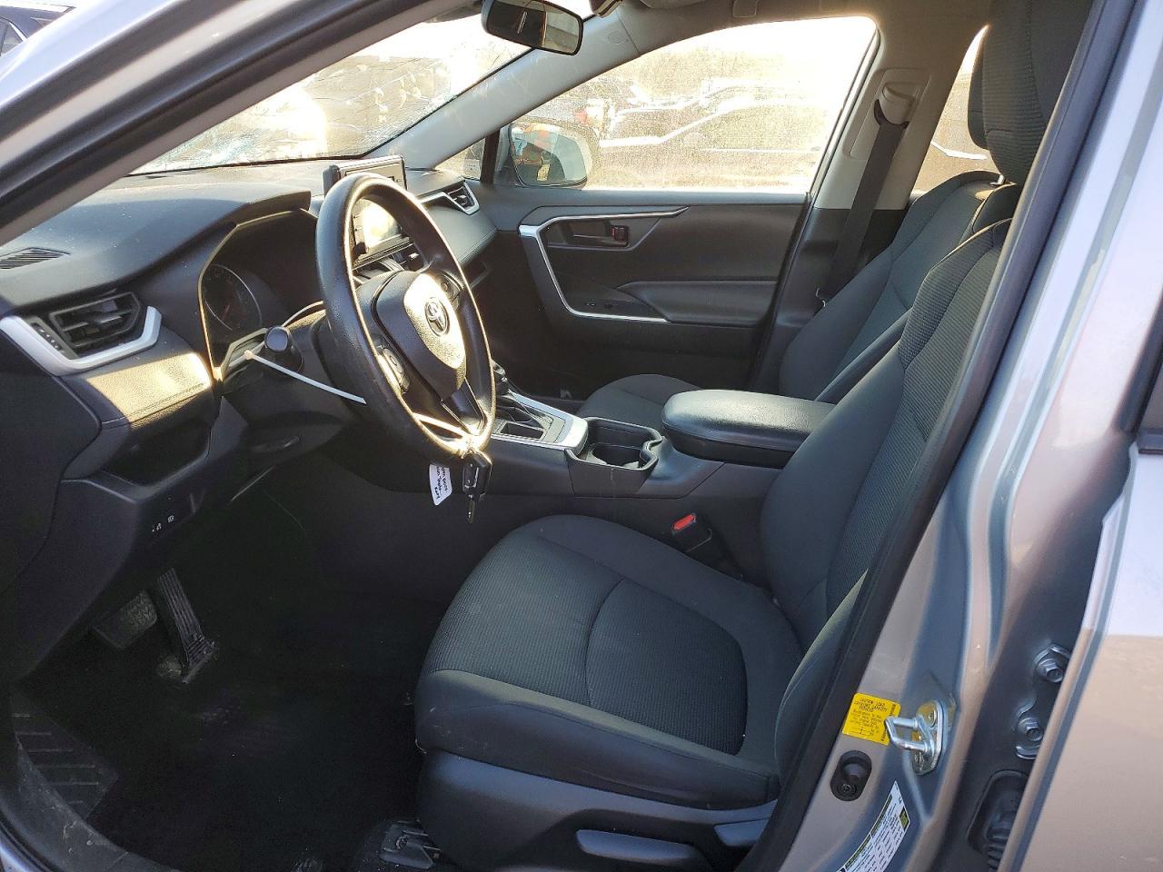 2020 Toyota Rav4 Le - Фото 7