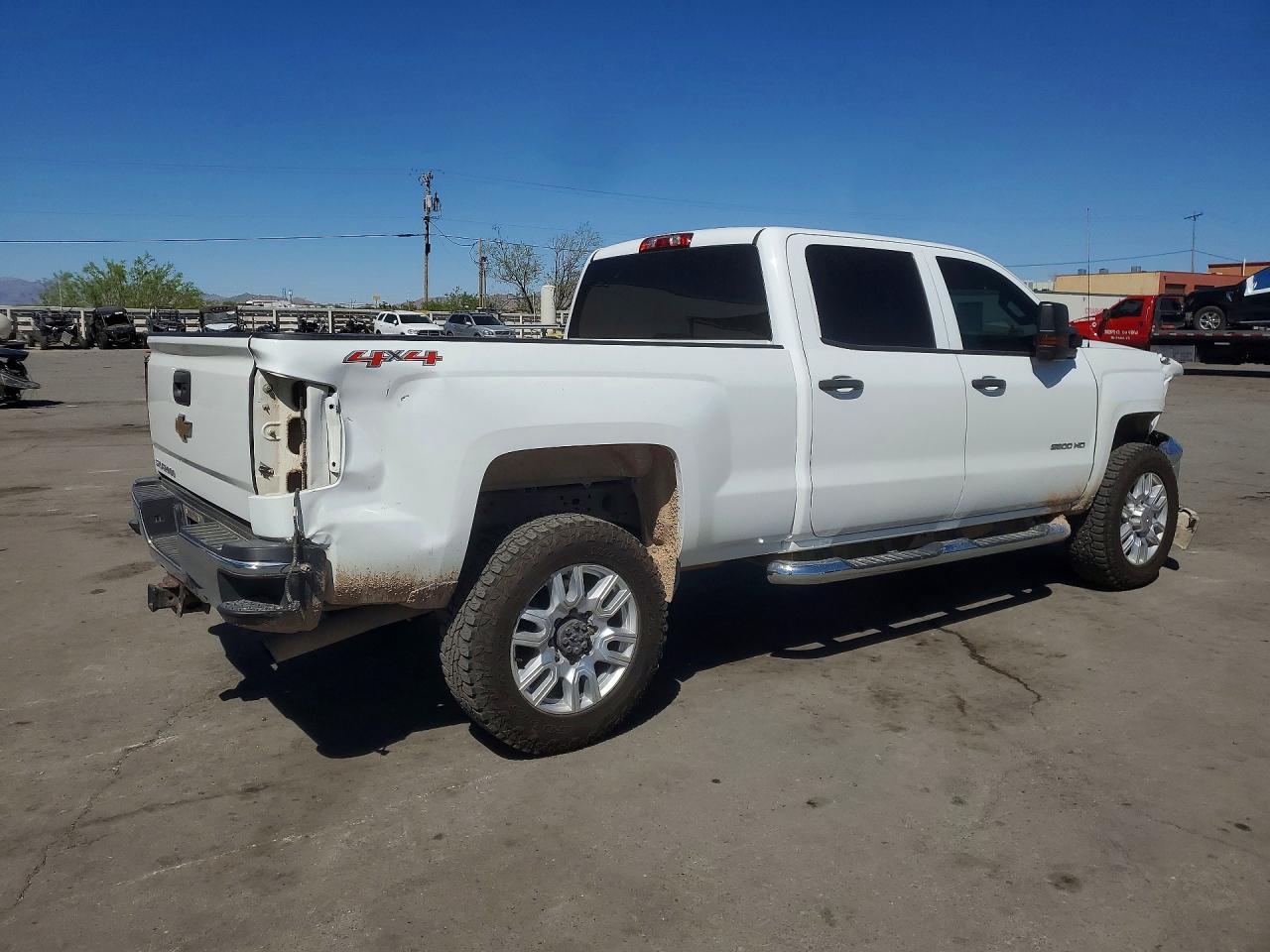 2016 Chevrolet Silverado K2500 Heavy Duty - Фото 3