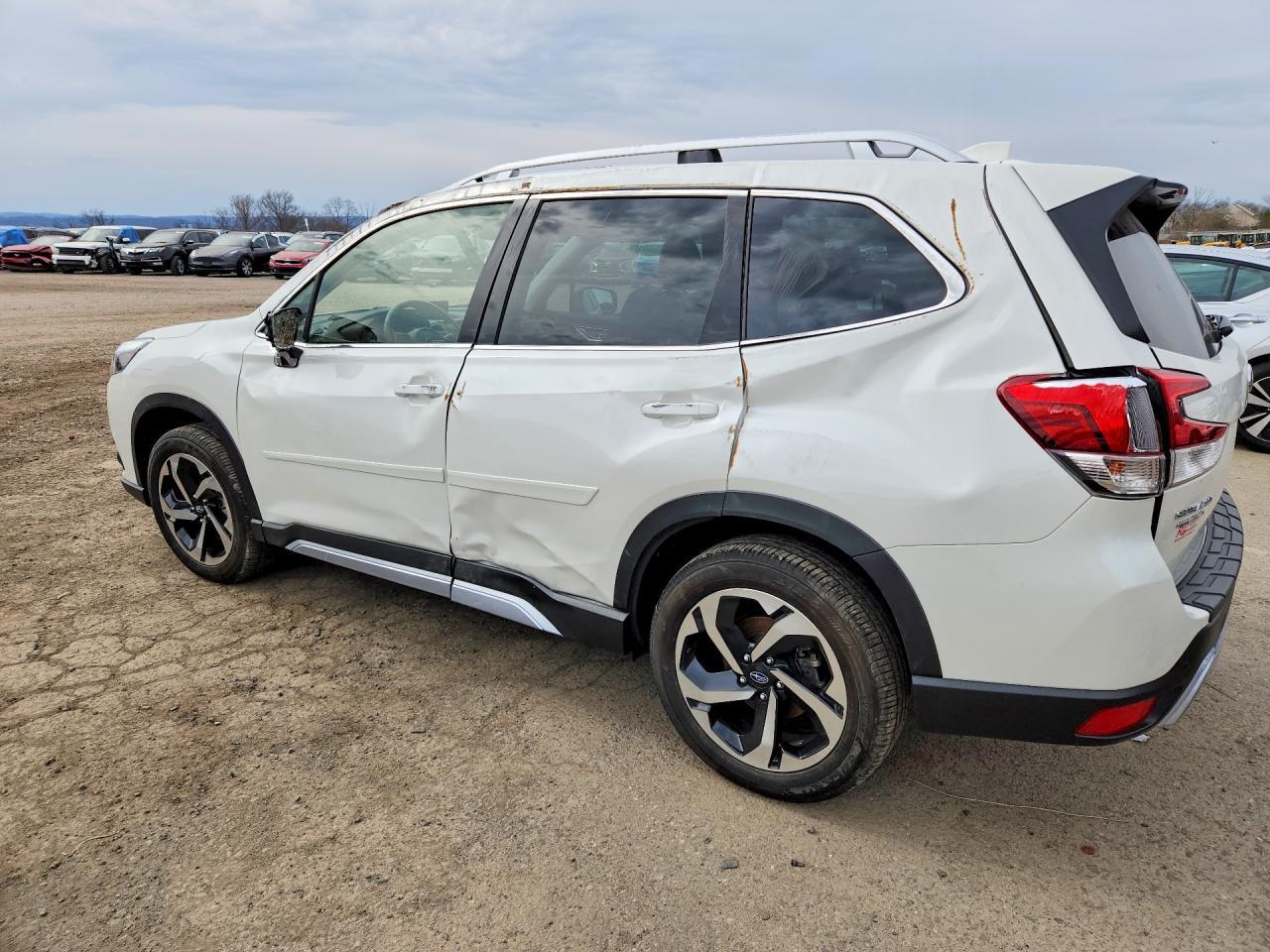 2023 Subaru Forester Touring - Фото 2