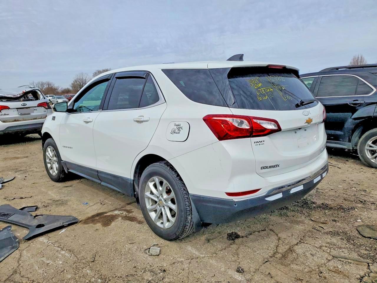 2019 Chevrolet Equinox Lt - Image 2
