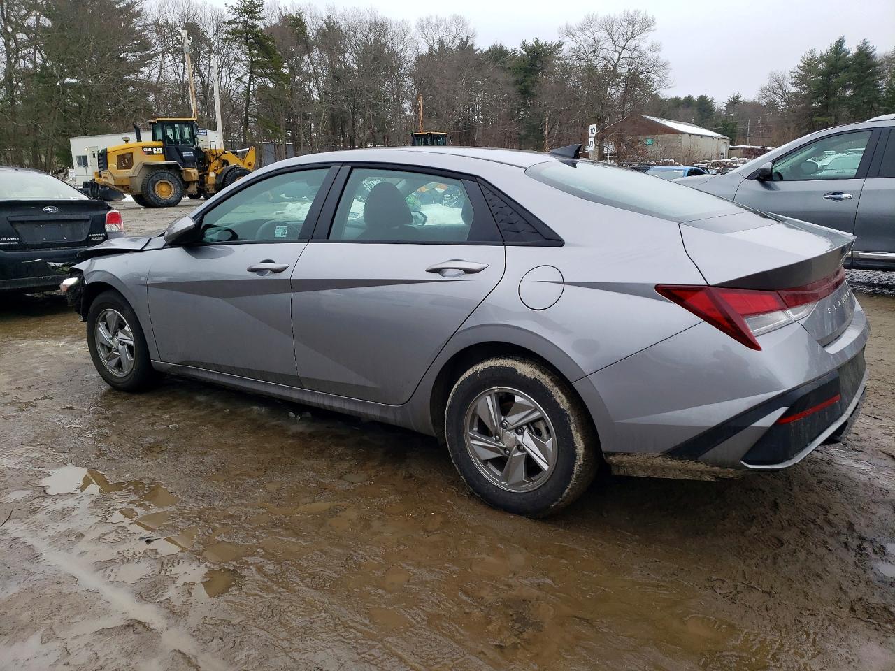2025 Hyundai Elantra Se - Image 2