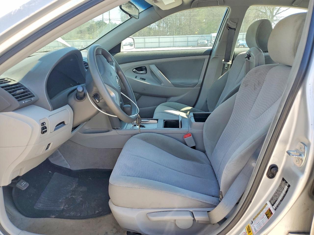 2010 Toyota Camry Base - Фото 7