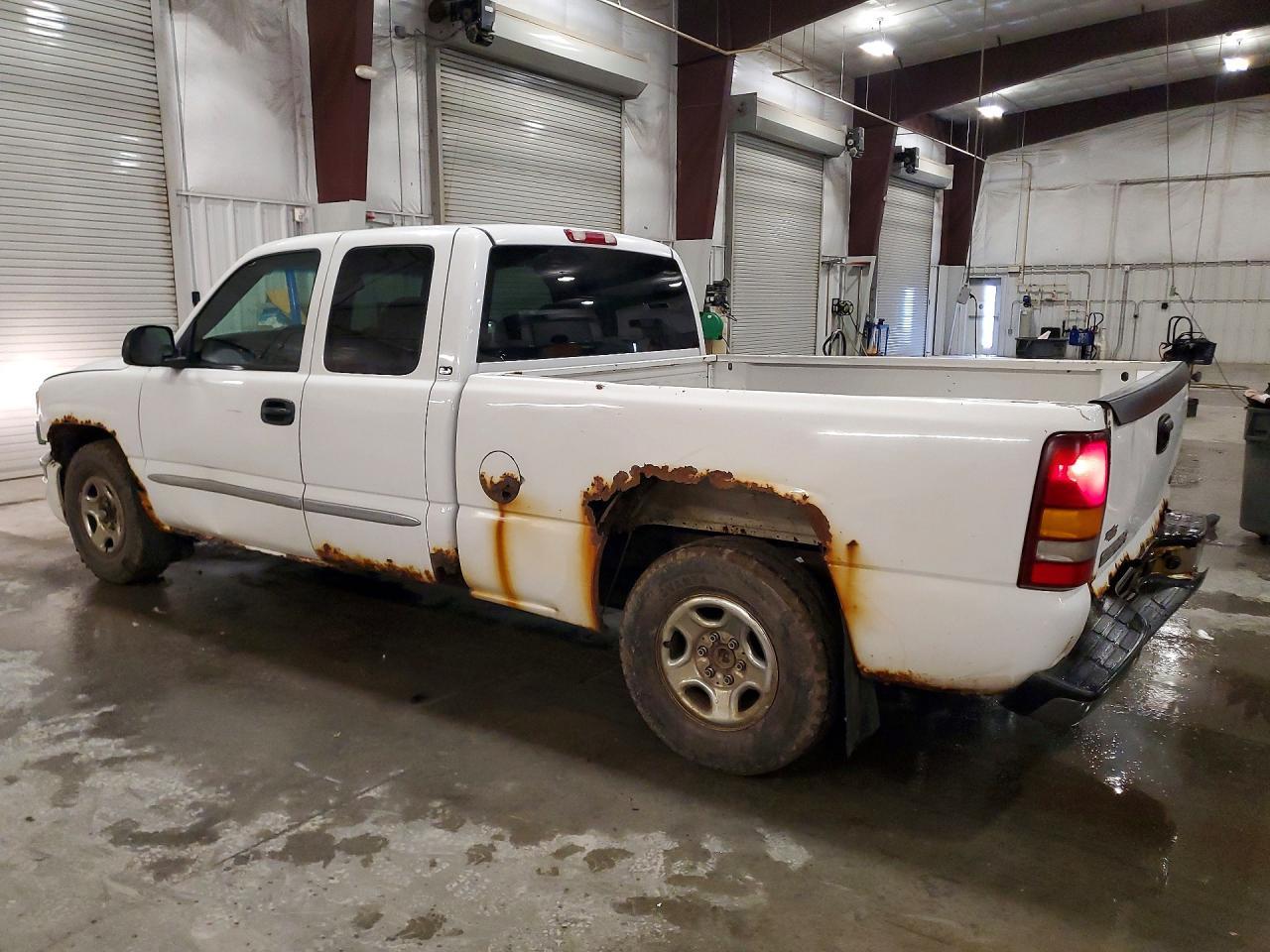 2003 GMC New Sierra C1500 - Фото 2