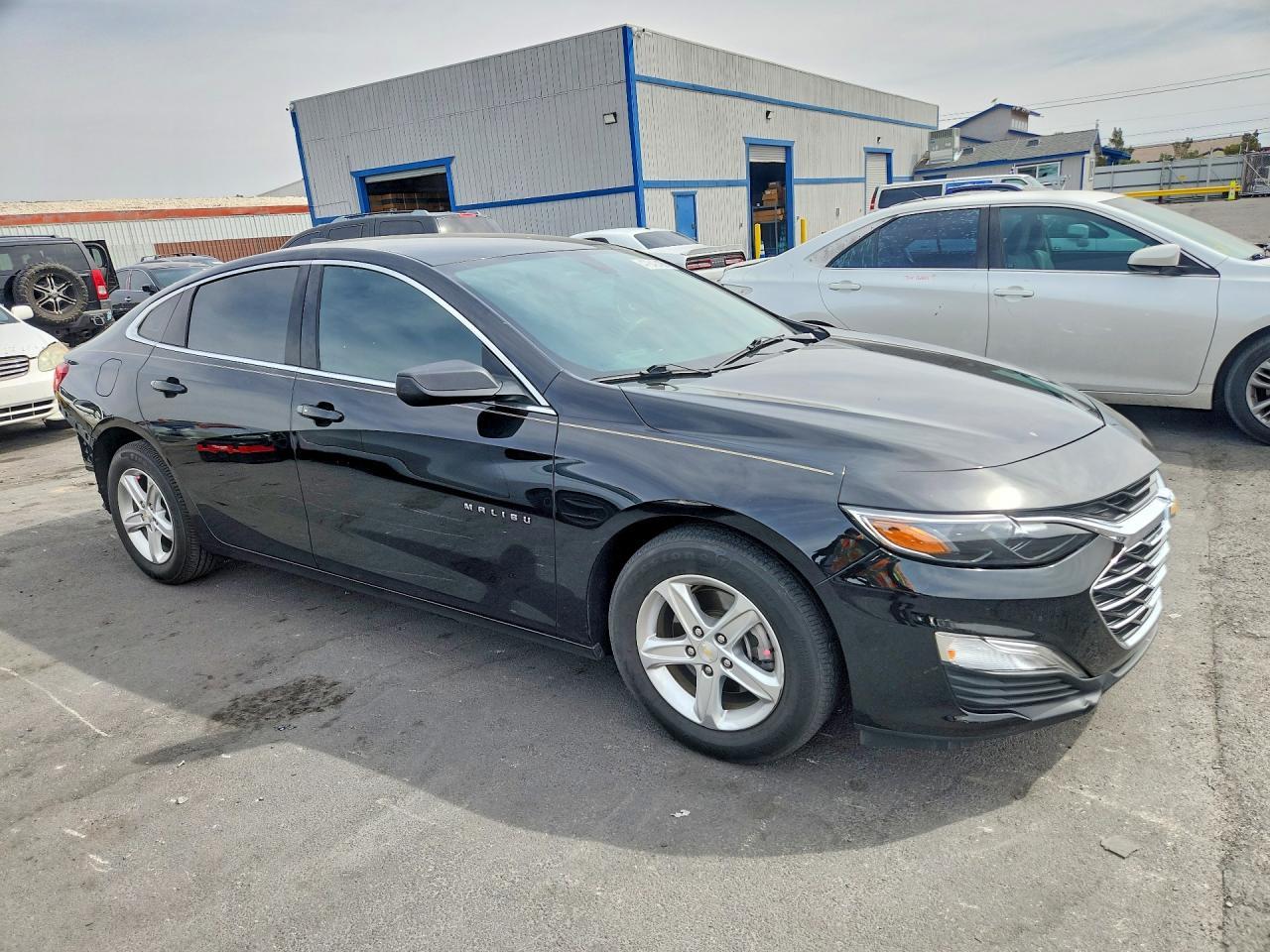 2022 Chevrolet Malibu Ls - Фото 4