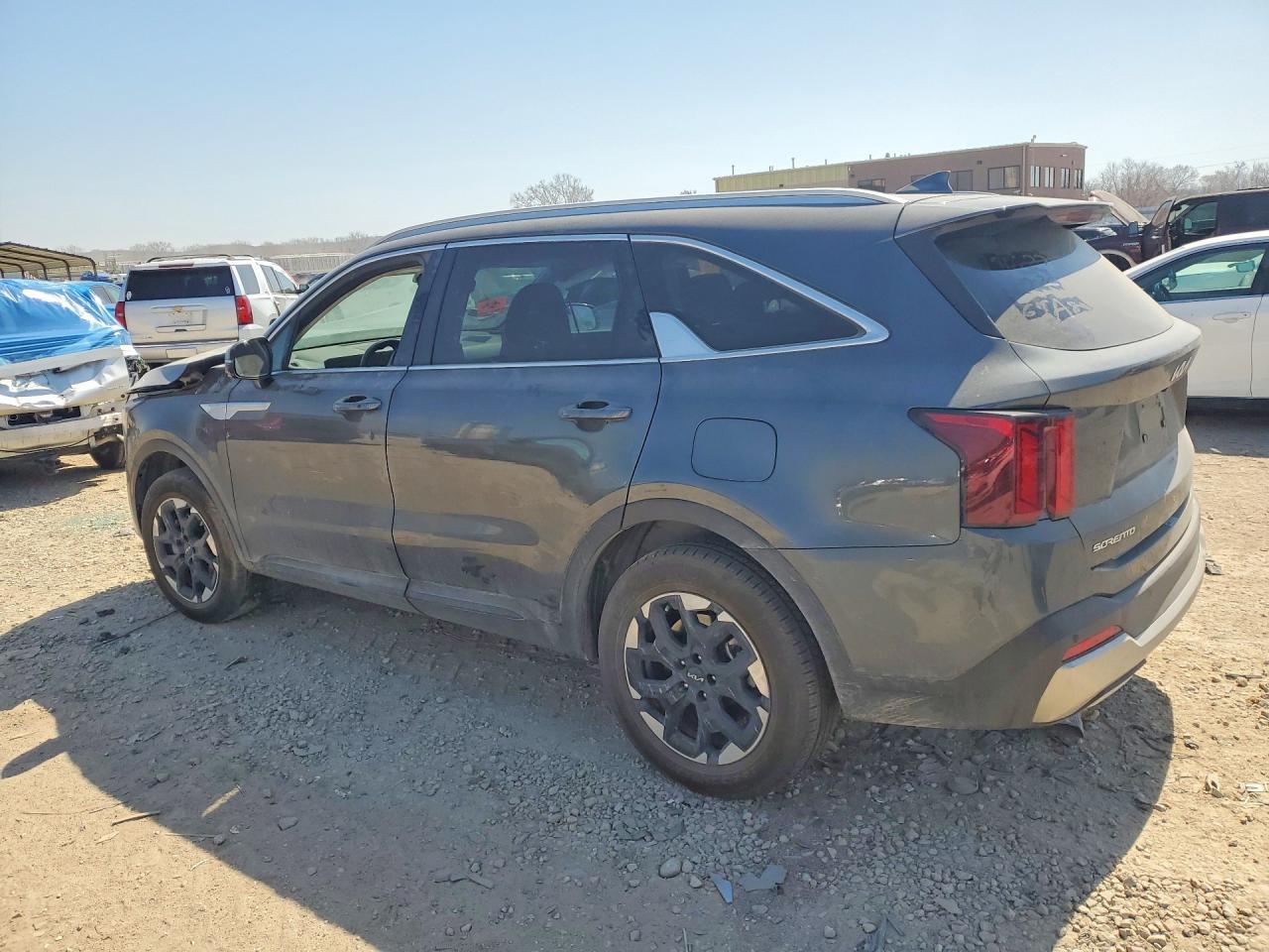 2024 Kia Sorento S - Фото 2
