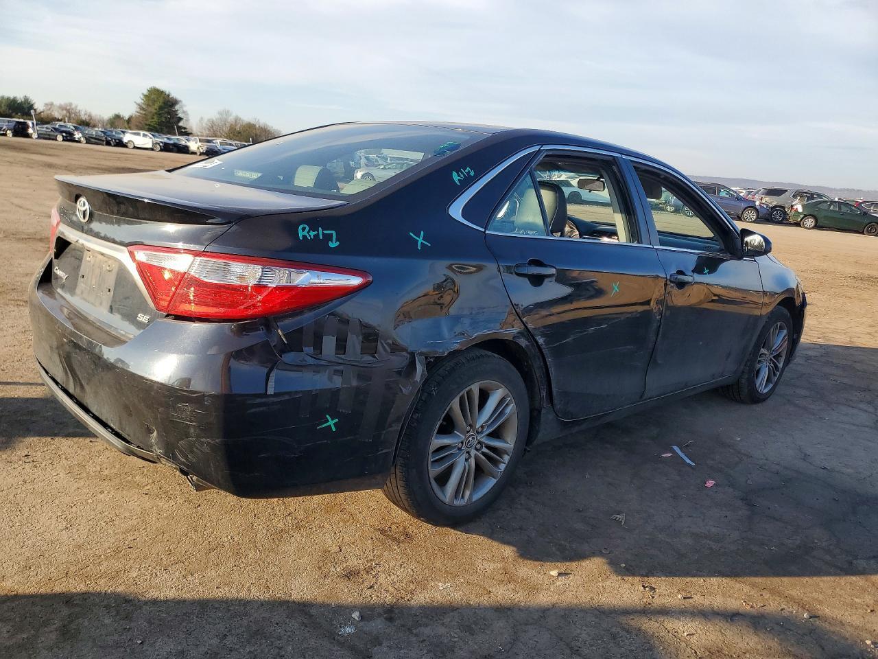 2015 Toyota Camry Se - Image 3