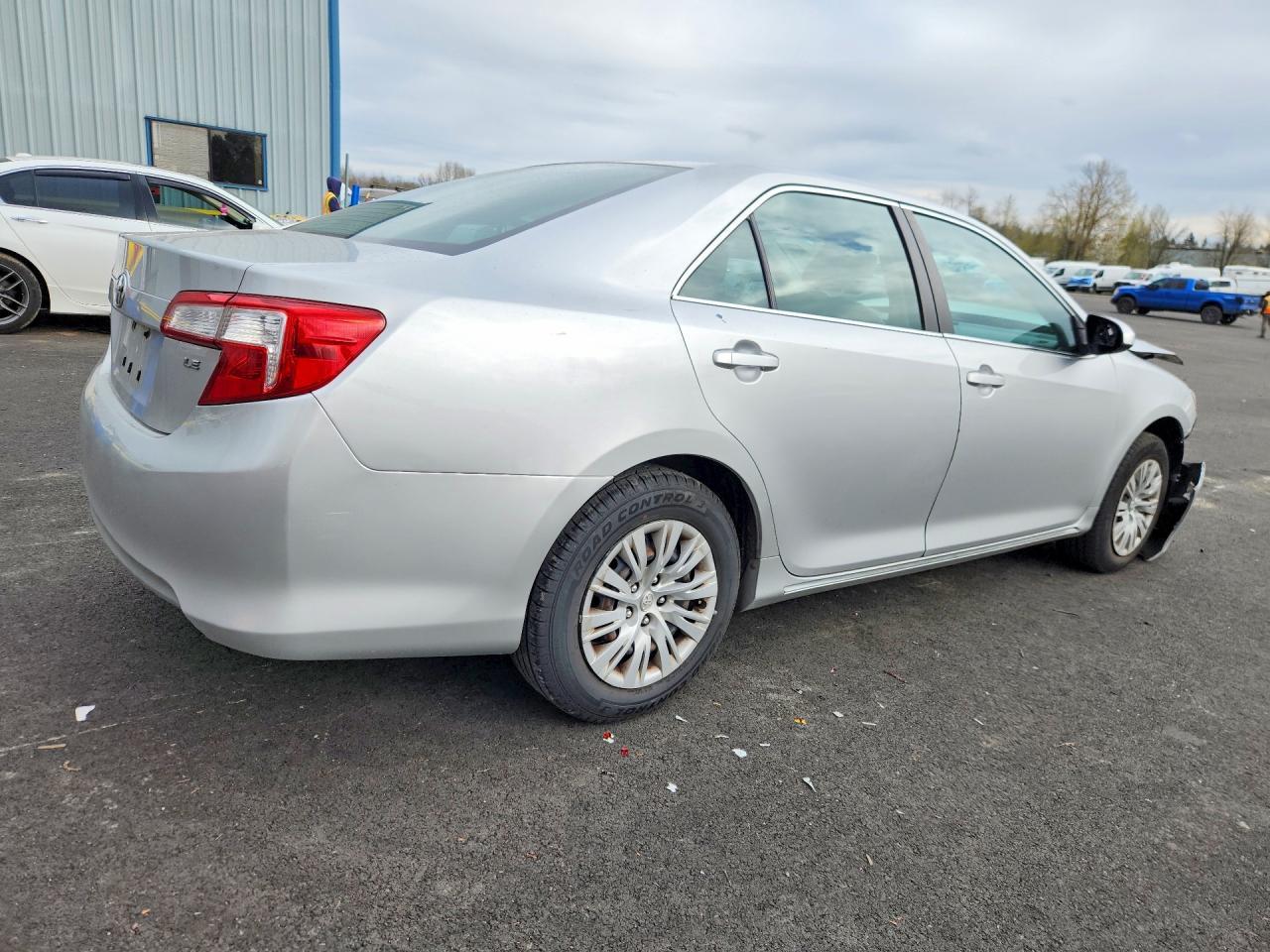 2012 Toyota Camry Le - Image 3