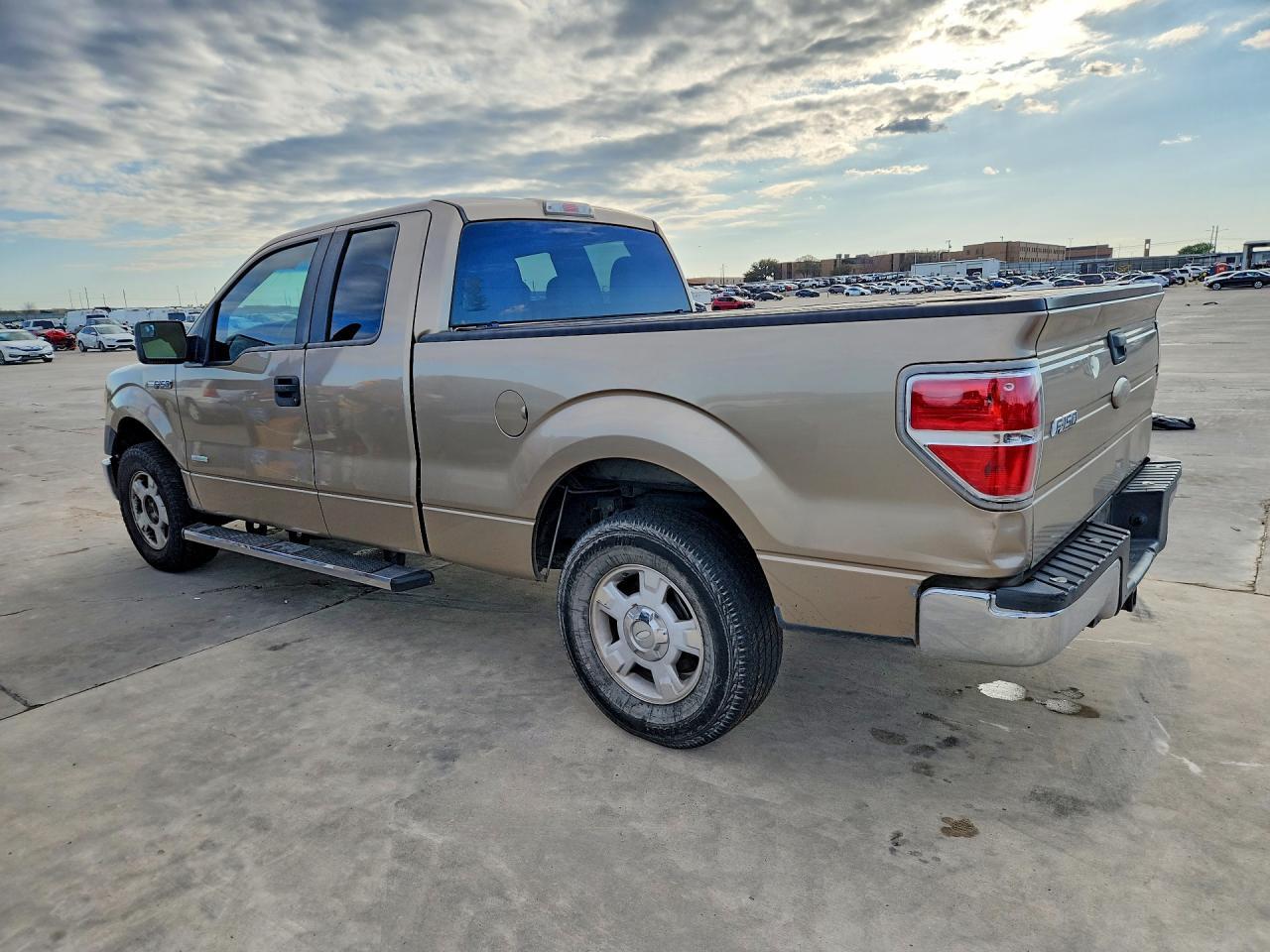 2012 Ford F150 Super Cab - Image 2