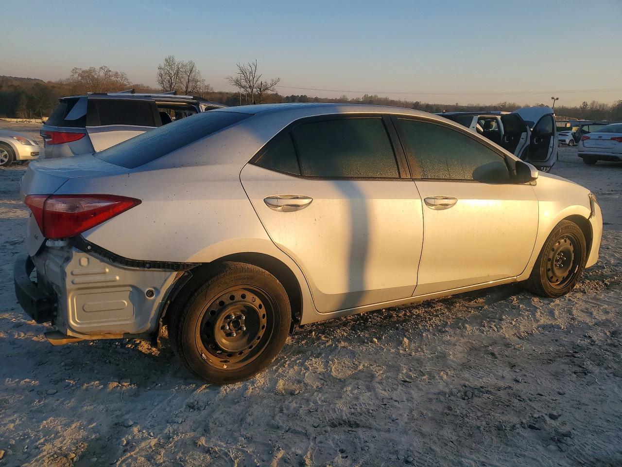 2019 Toyota Corolla Le - Фото 3