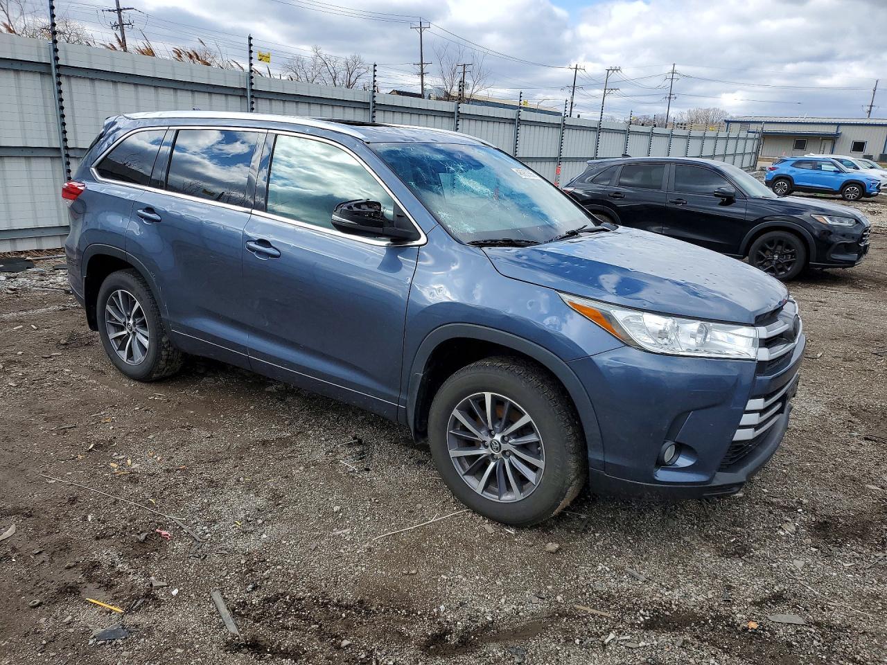 2018 Toyota Highlander Xle - Фото 4