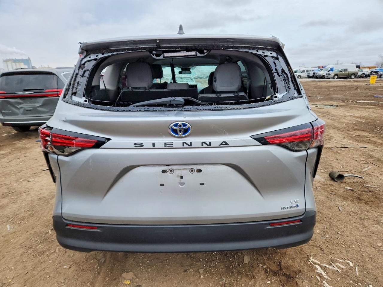 2021 Toyota Sienna Le 8-Passenger - Фото 6