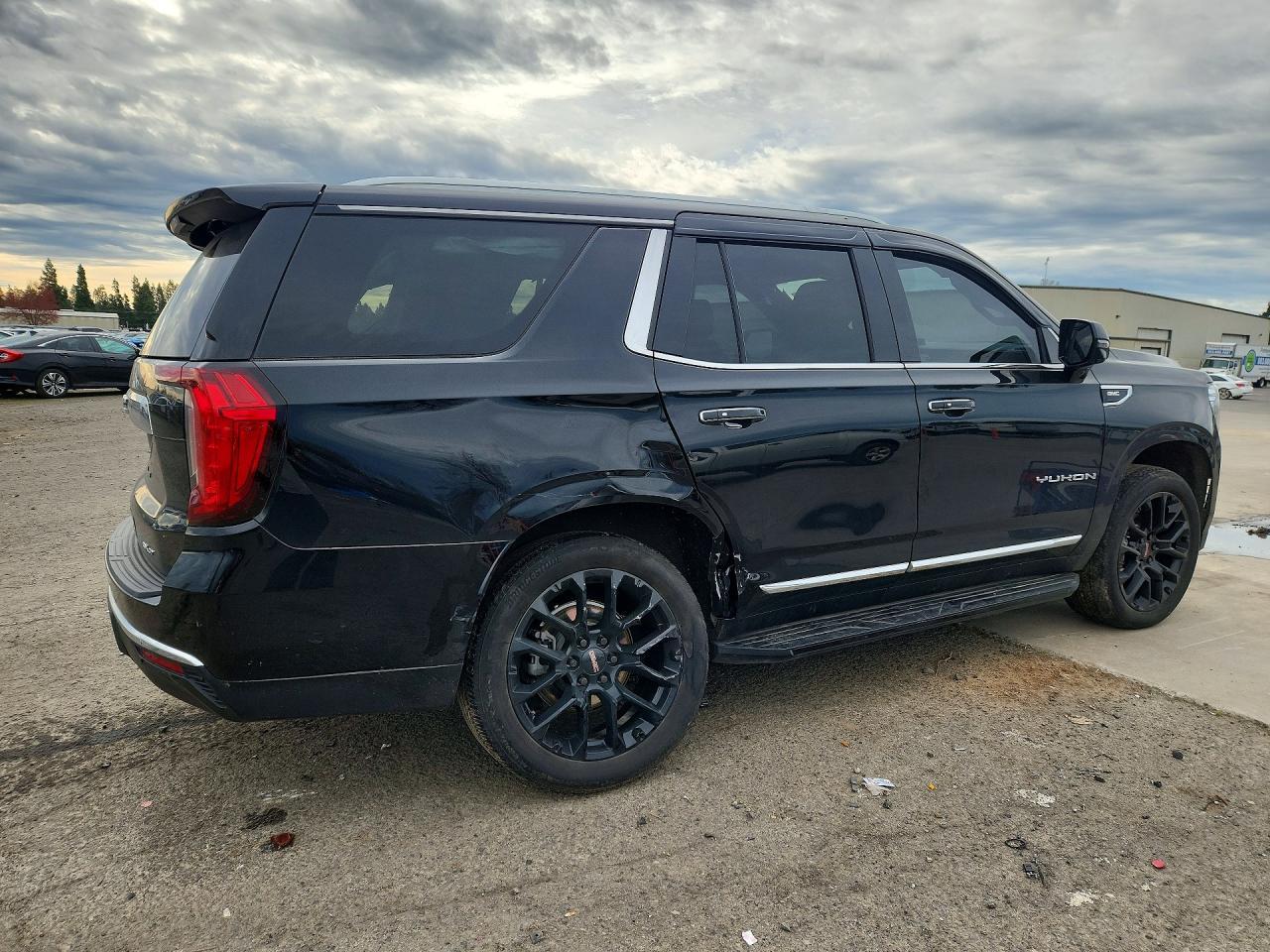2022 GMC Yukon Slt - Фото 3