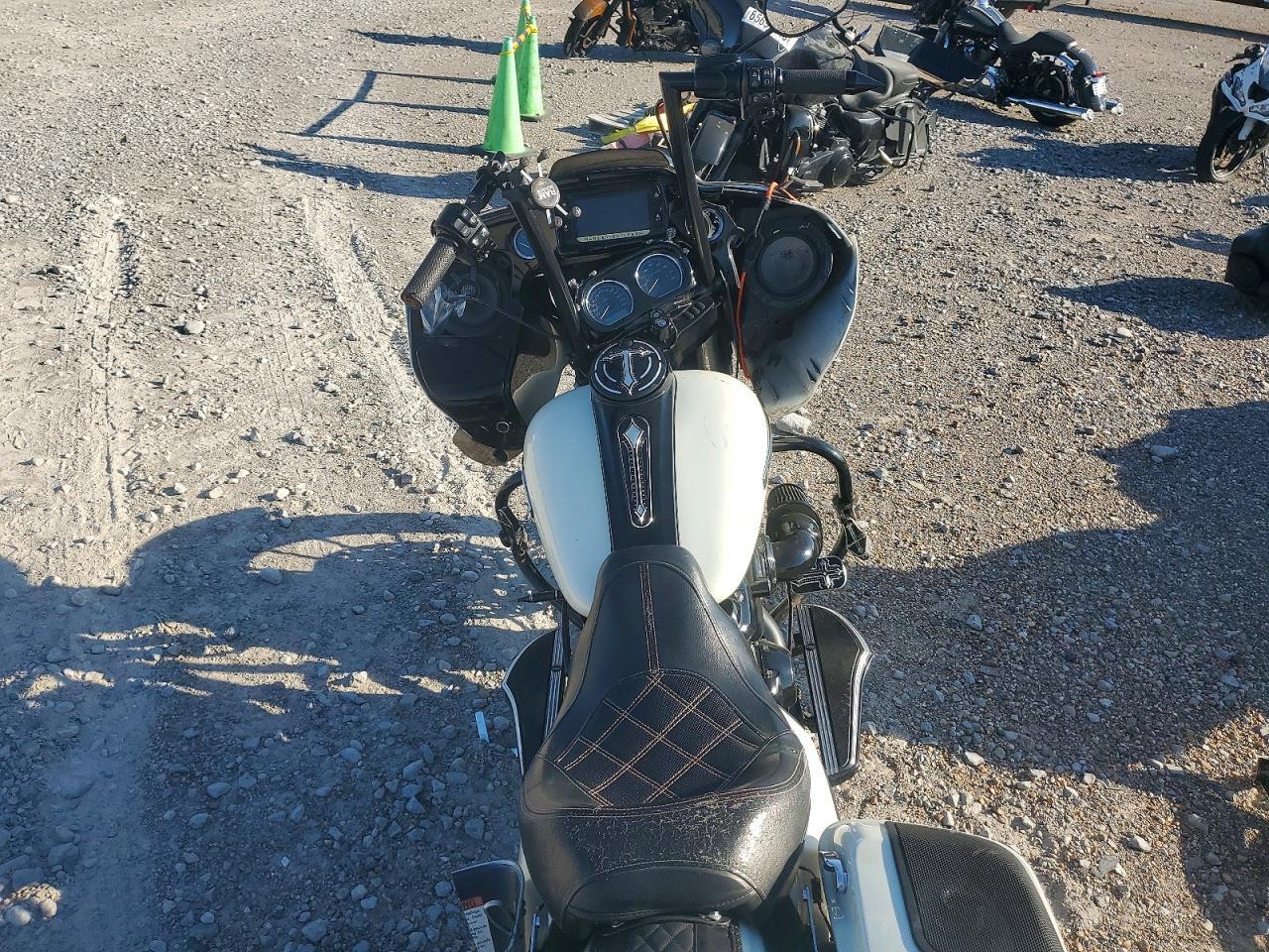 2018 Harley-Davidson Fltrxs Road Glide Special - Image 6