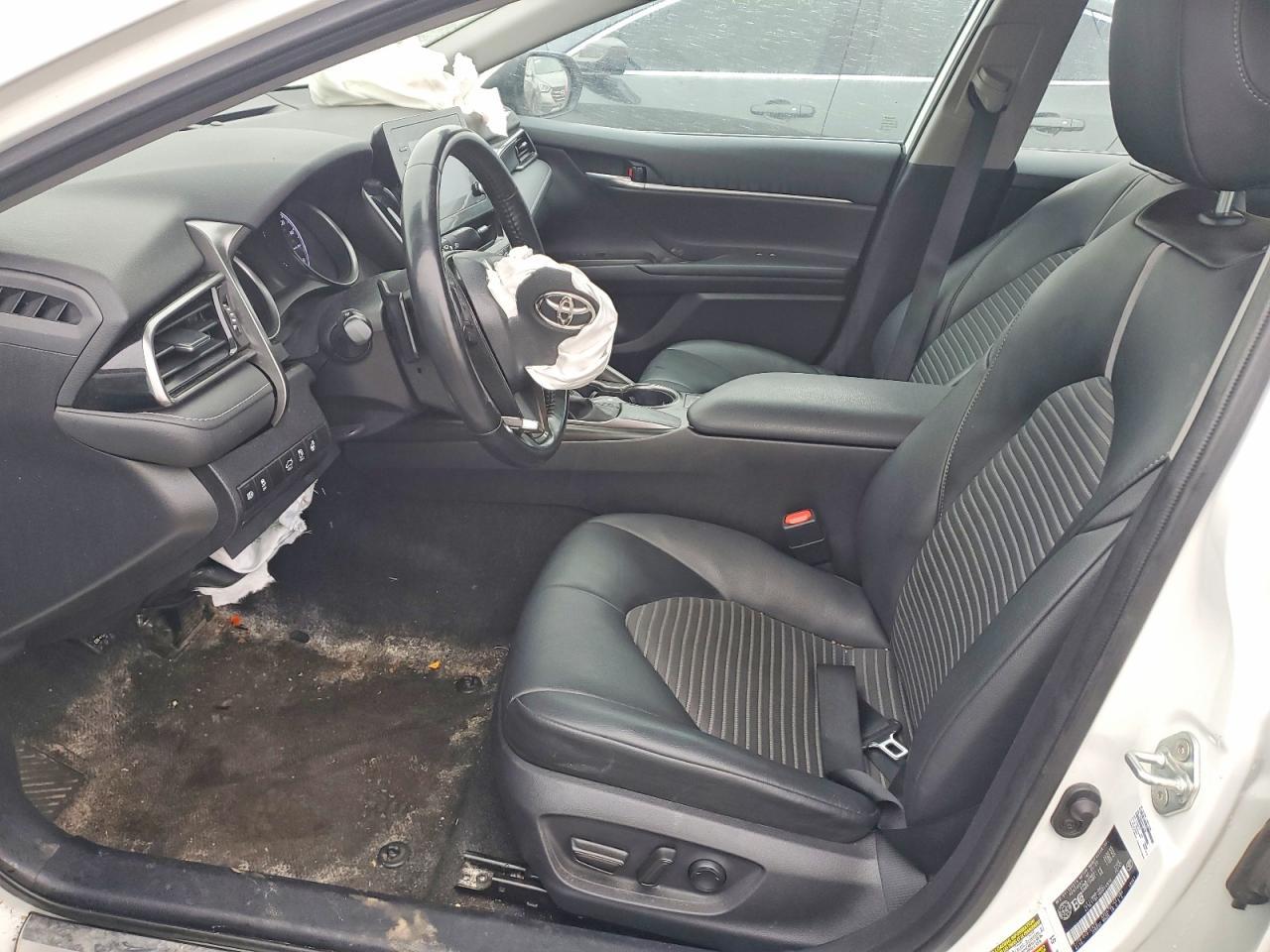 2022 Toyota Camry Se - Image 7
