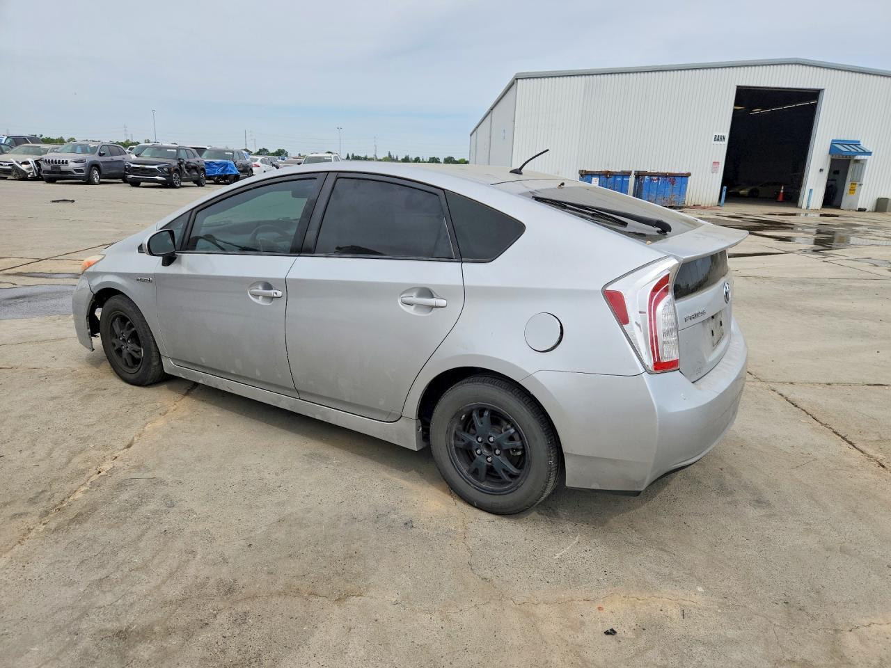 2014 Toyota Prius Two - Фото 2