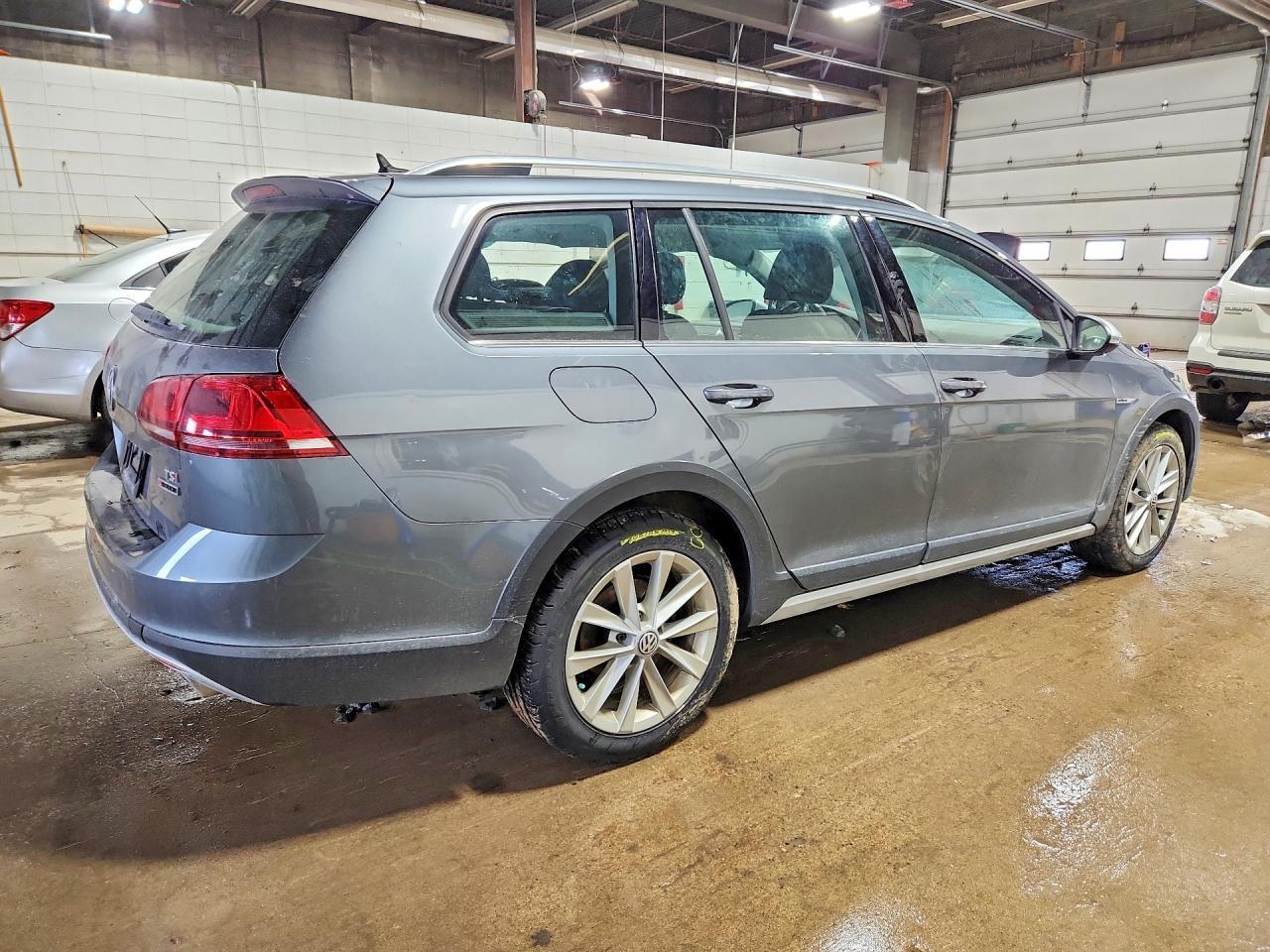 2017 Volkswagen Golf Alltrack S - Фото 3