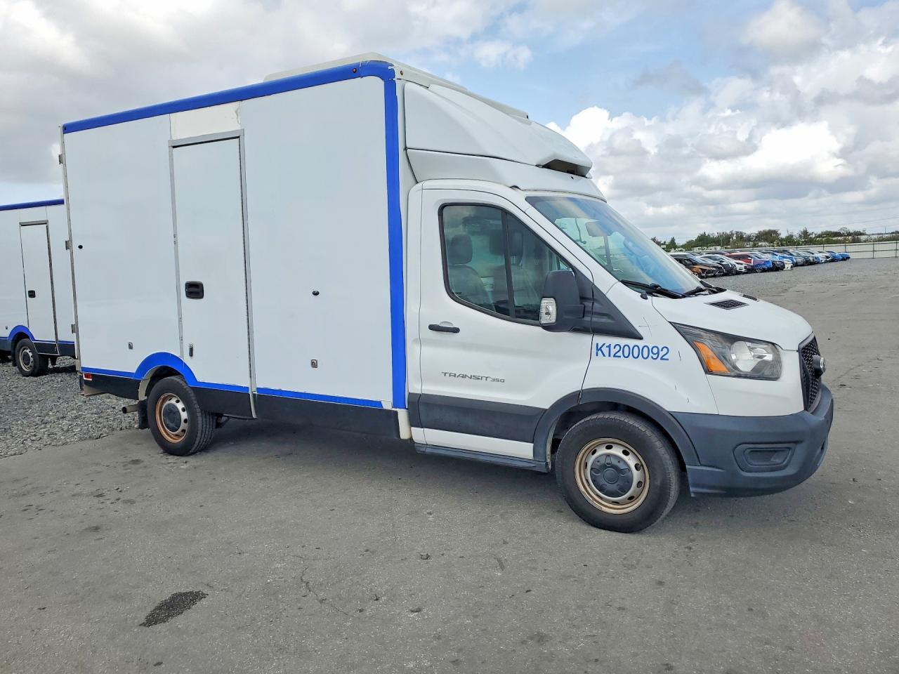 2020 Ford Transit Delivery Truck - Image 4