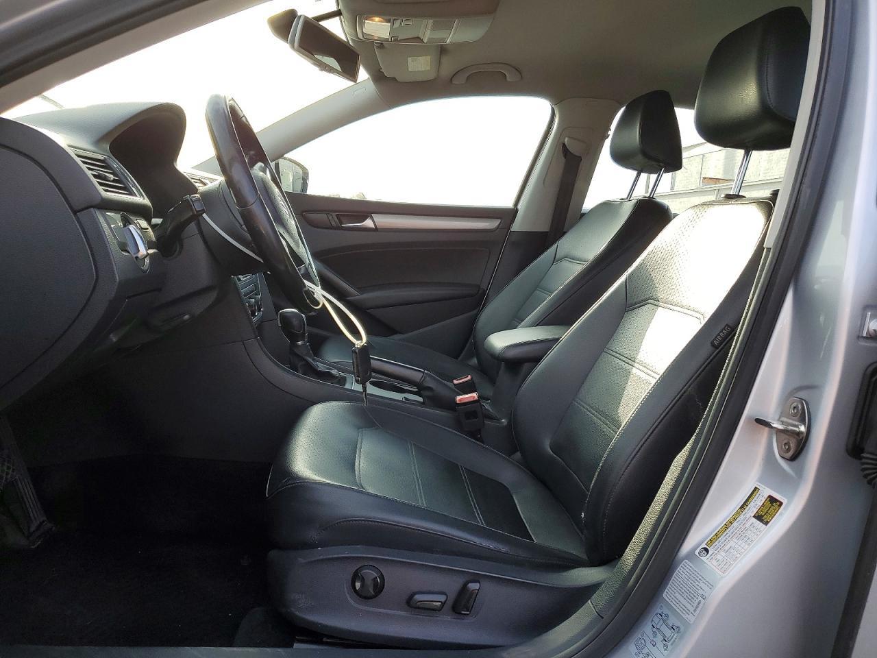 2015 Volkswagen Passat S - Фото 7