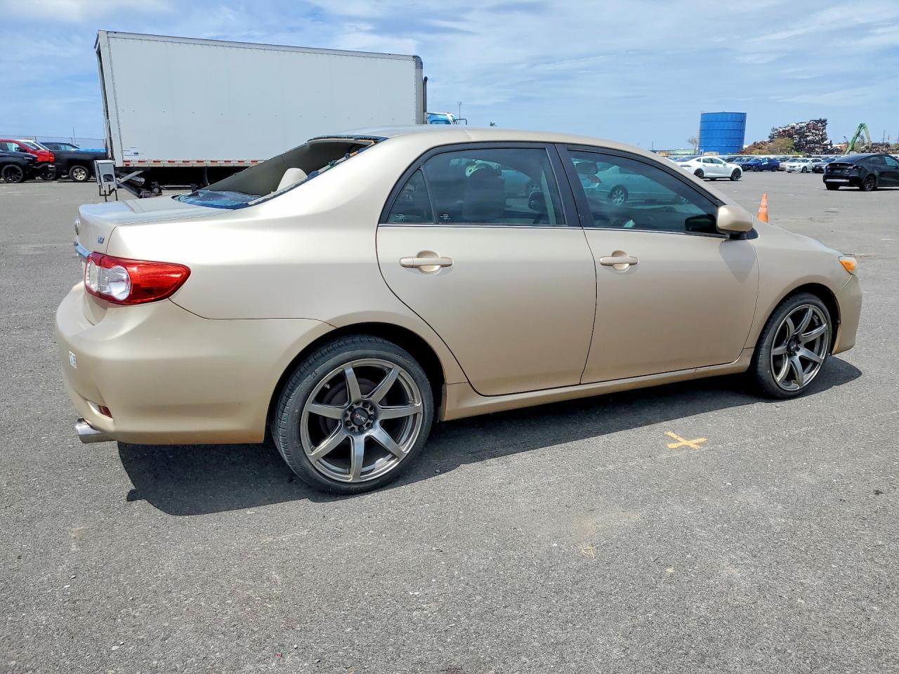2013 Toyota Corolla L - Фото 3