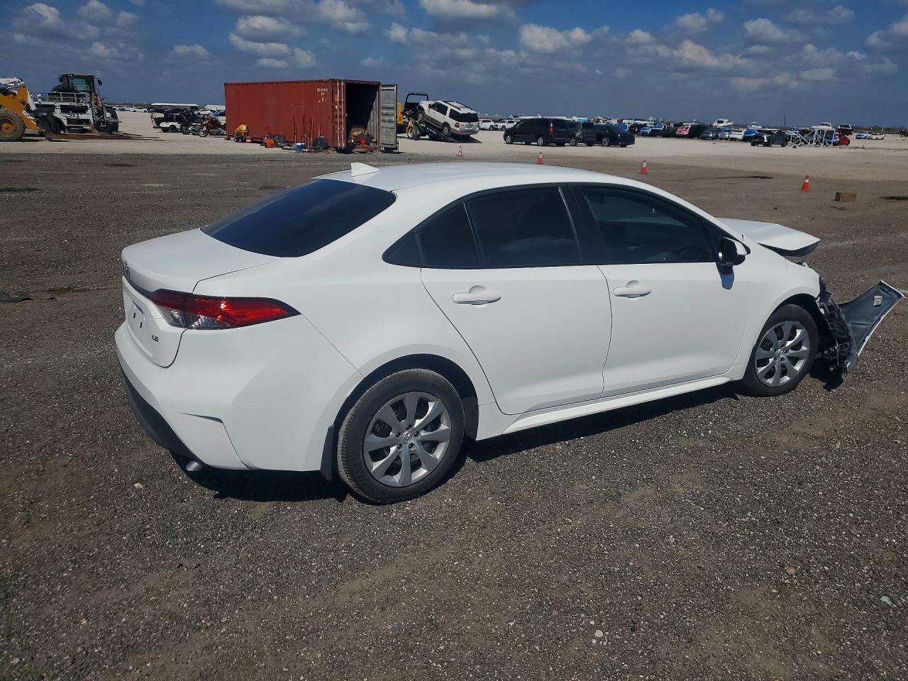 2026 Toyota Corolla Le - Фото 3