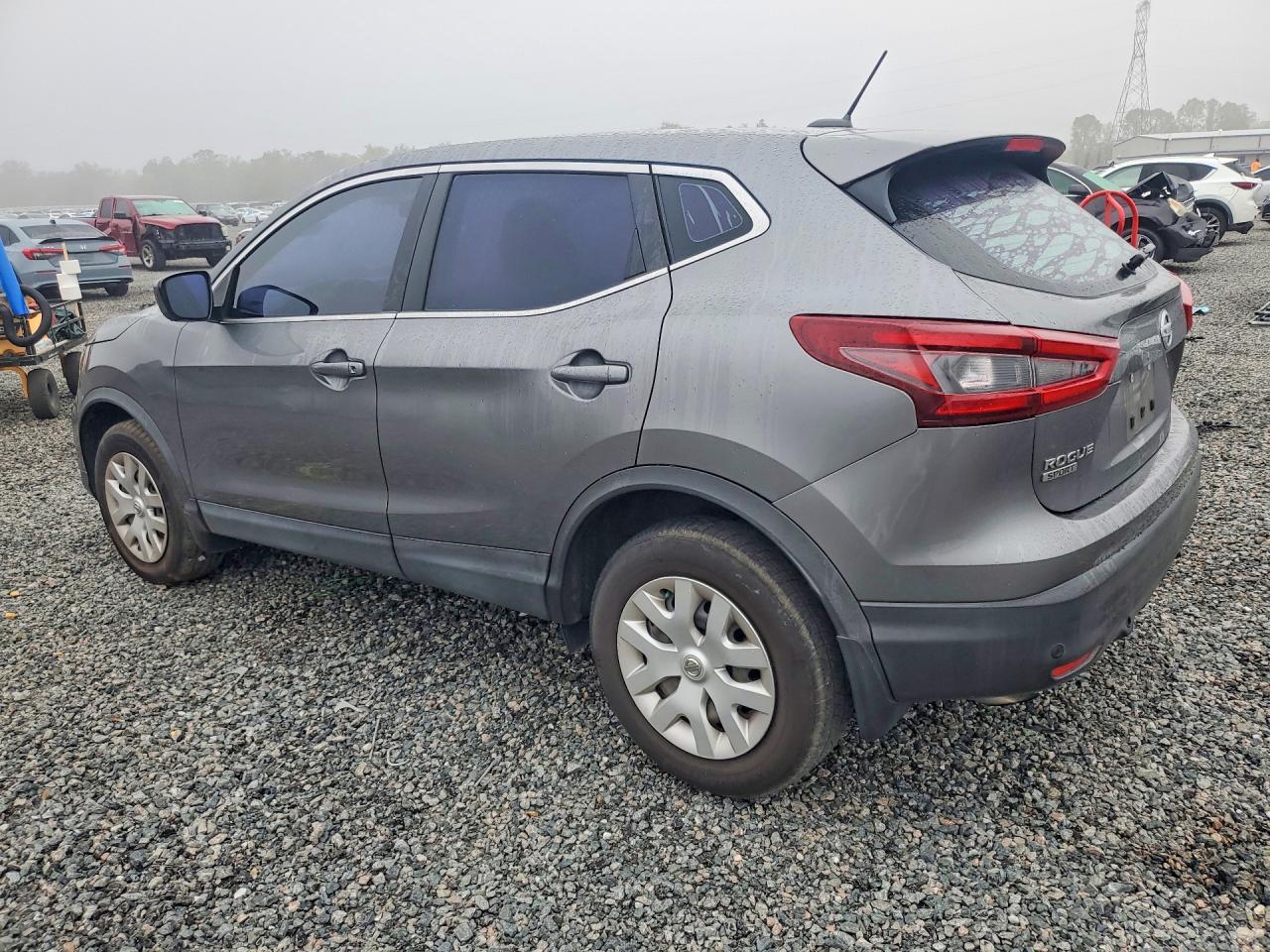 2020 Nissan Rogue Sport S - Фото 2