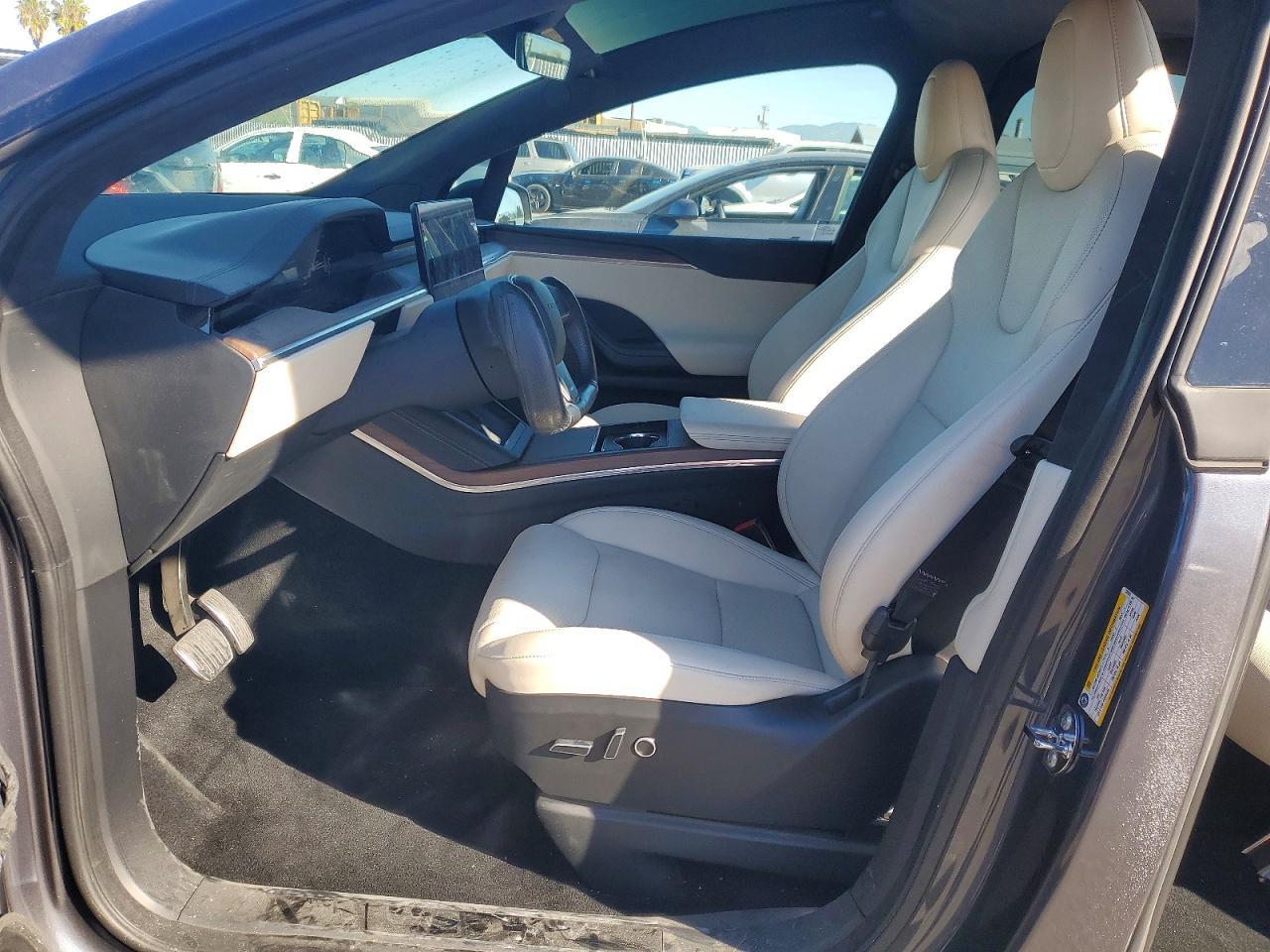 2022 Tesla Model X - Фото 7