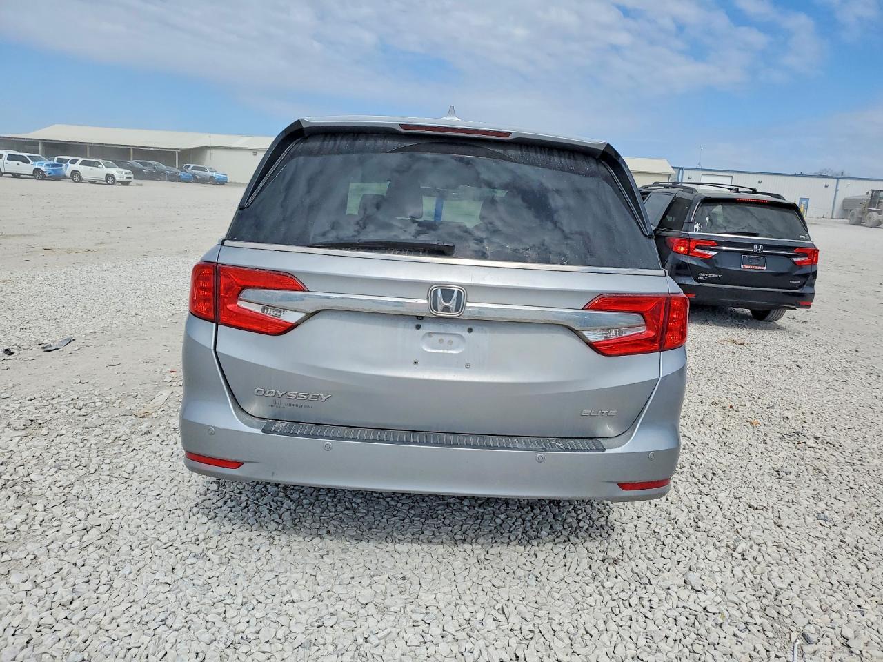2018 Honda Odyssey Elite - Фото 6