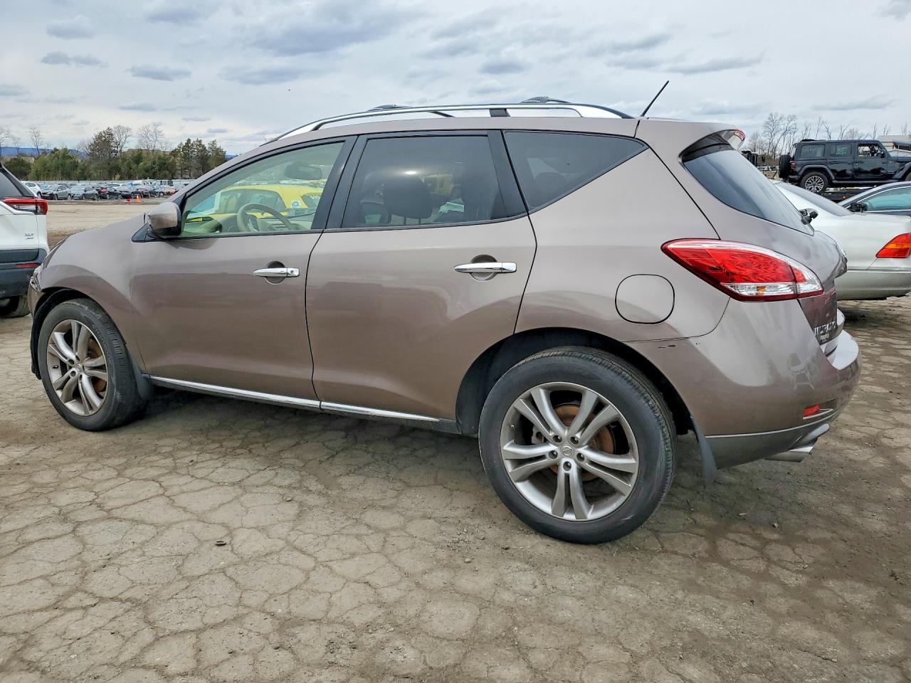 2012 Nissan Murano S - Image 2