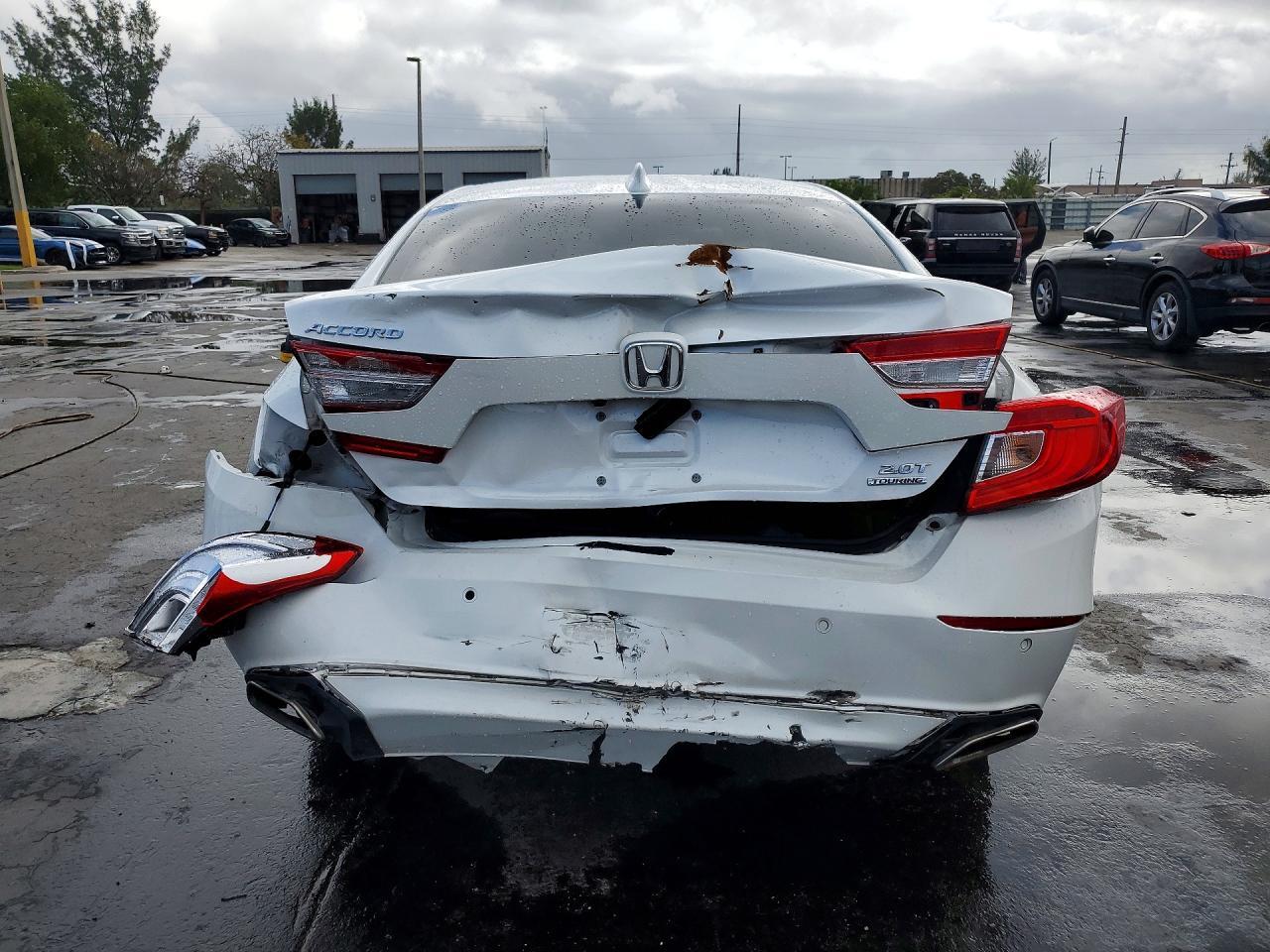 2022 Honda Accord Touring - Image 6