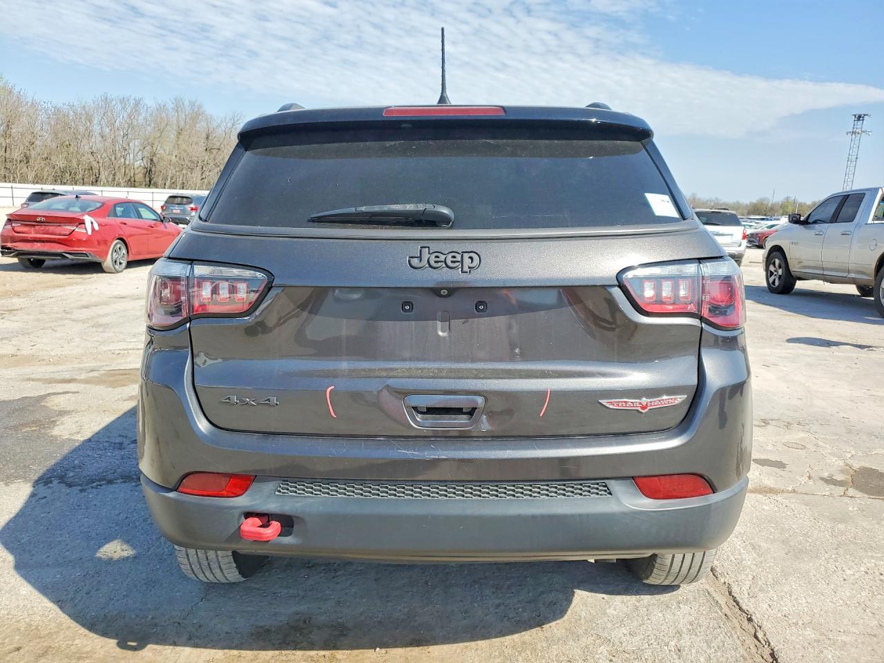 2019 Jeep Compass Trailhawk - Image 6