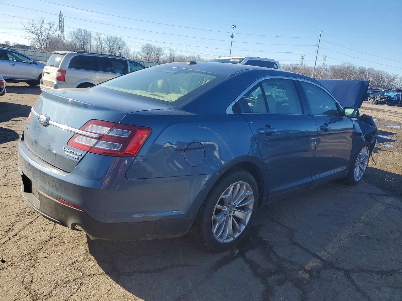 2018 Ford Taurus Limited - Image 3
