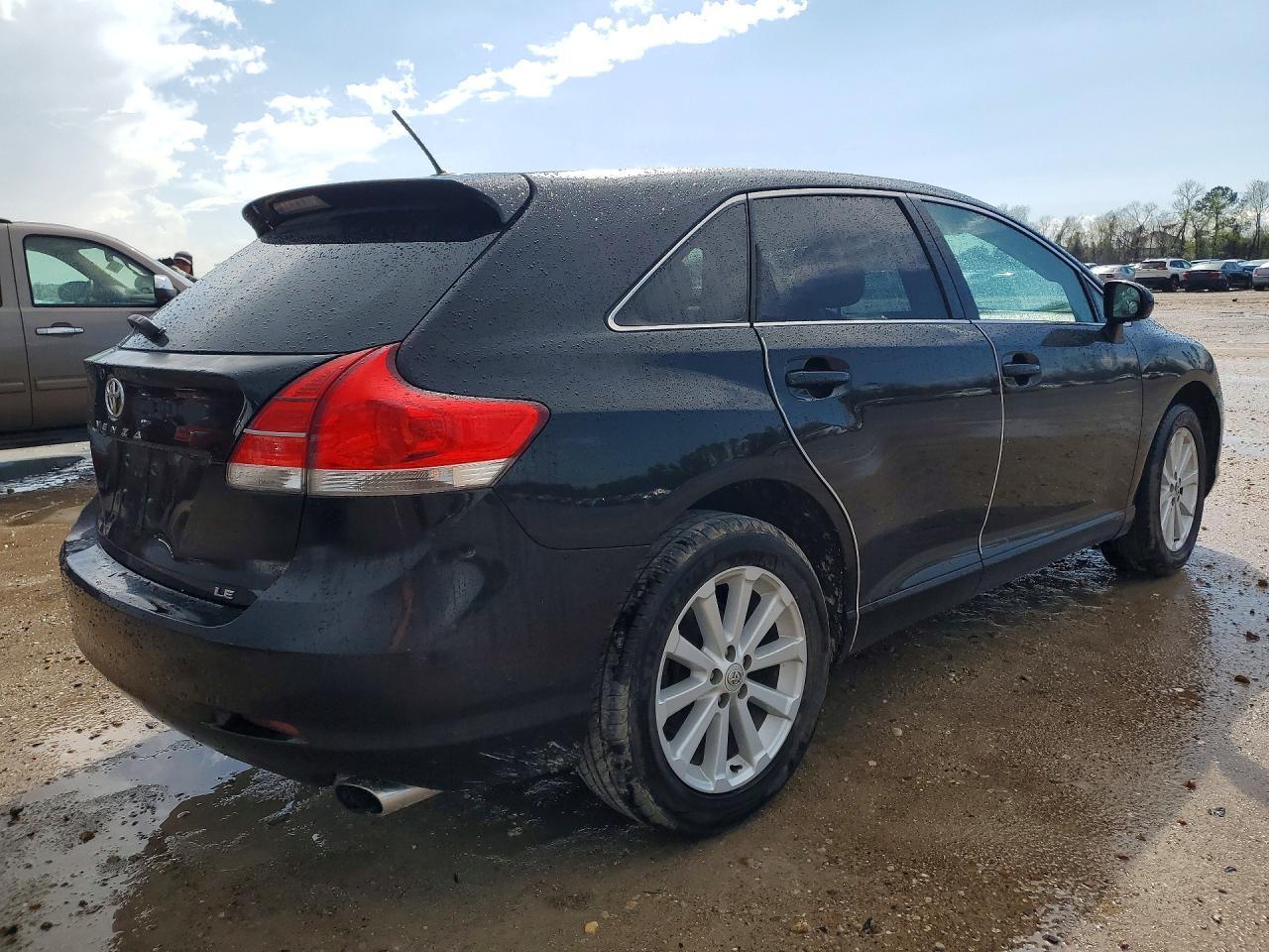 2012 Toyota Venza Le - Image 3