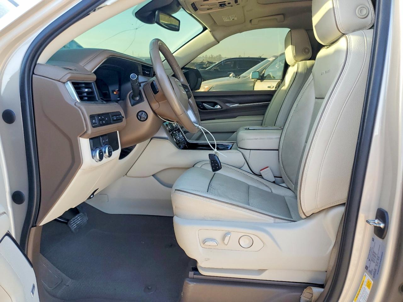 2023 GMC Yukon Xl Denali - Image 7