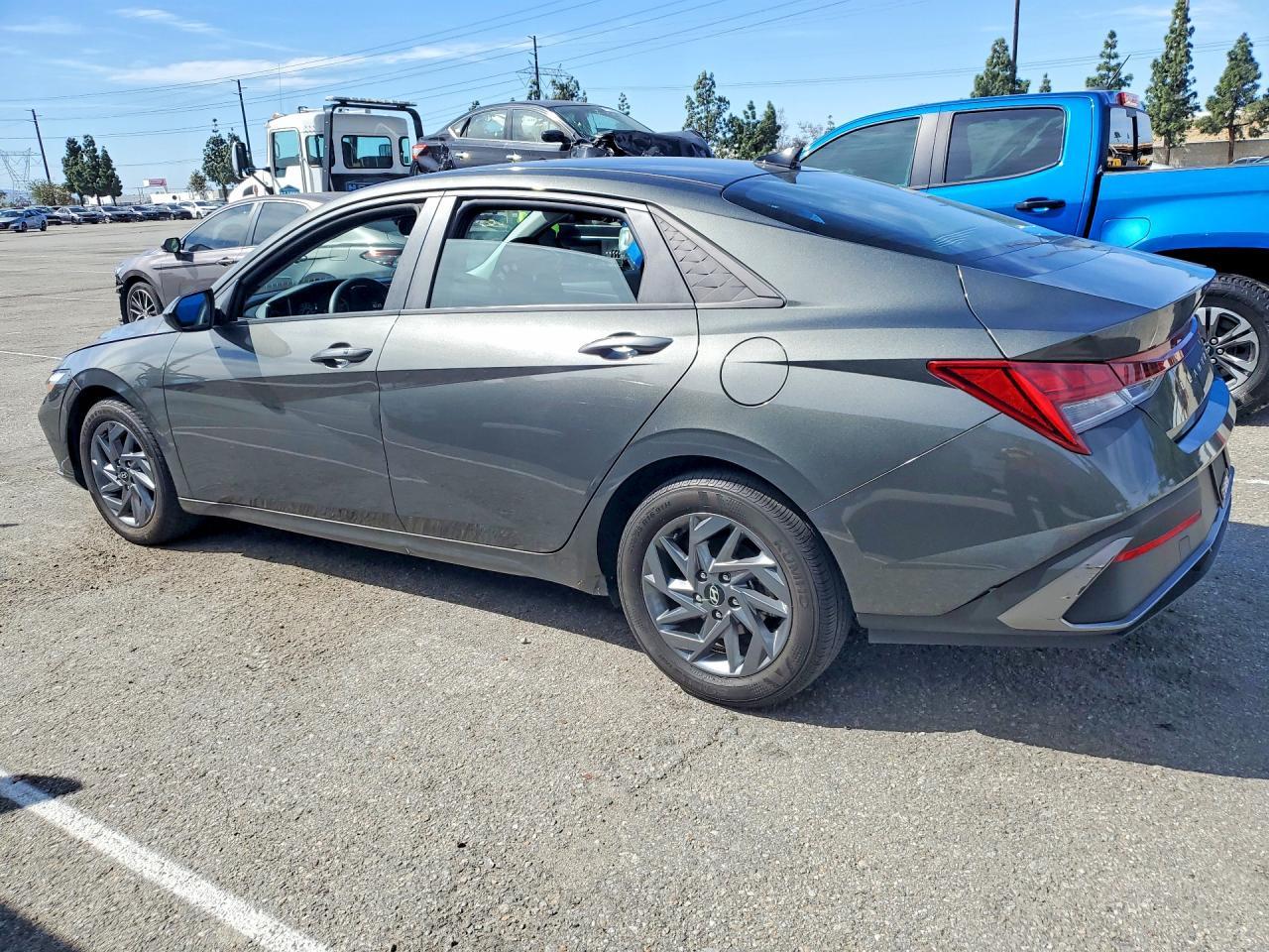 2024 Hyundai Elantra Hybrid Blue - Image 2