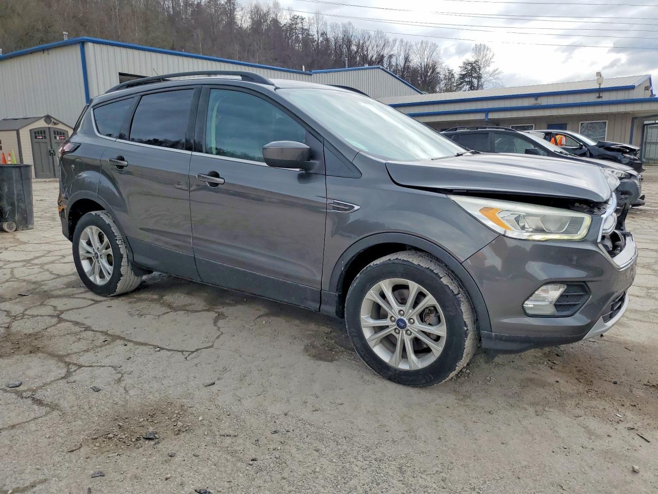 2017 Ford Escape Se - Фото 4
