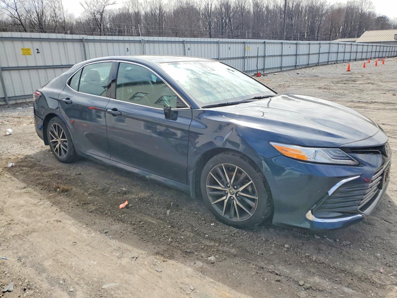 2021 Toyota Camry Xle - Фото 4
