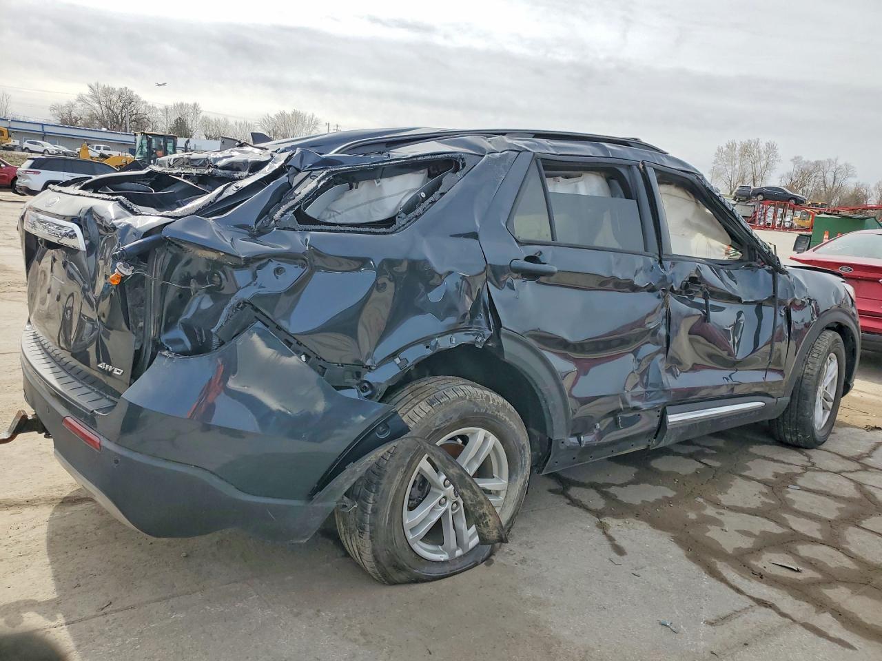 2022 Ford Explorer Xlt - Фото 3