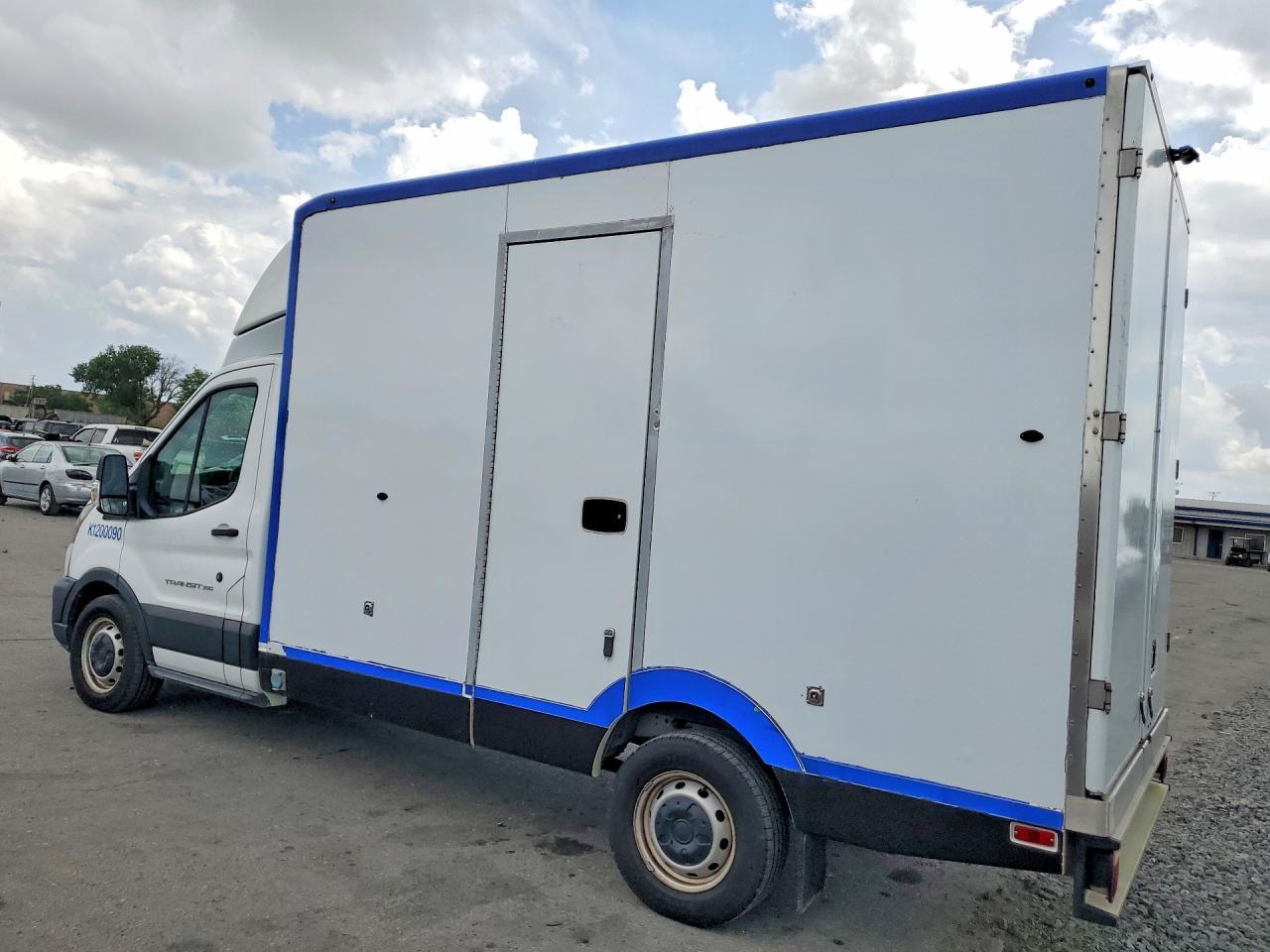 2020 Ford Transit Delivery Truck - Фото 2