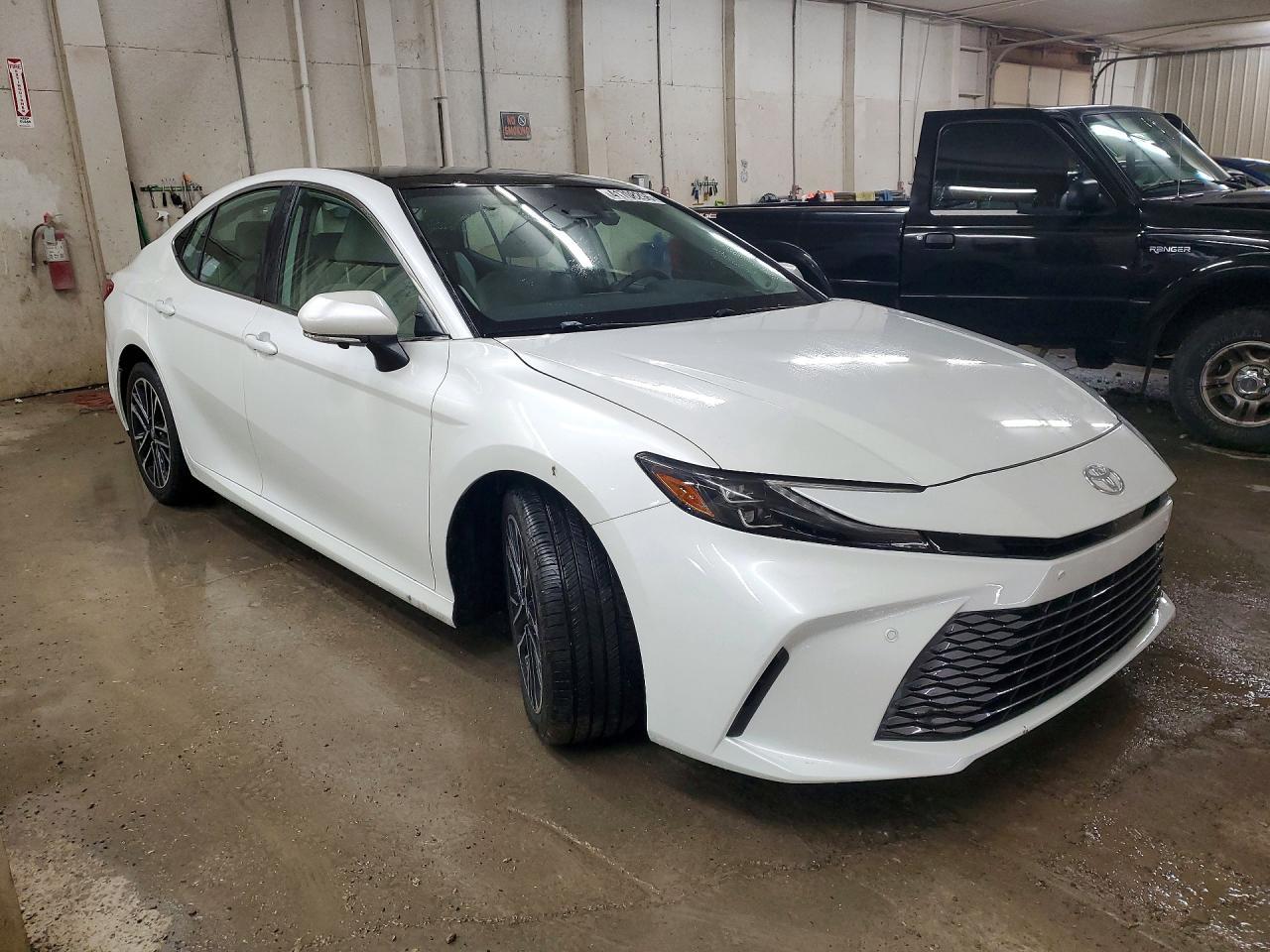 2025 Toyota Camry Xle - Фото 4