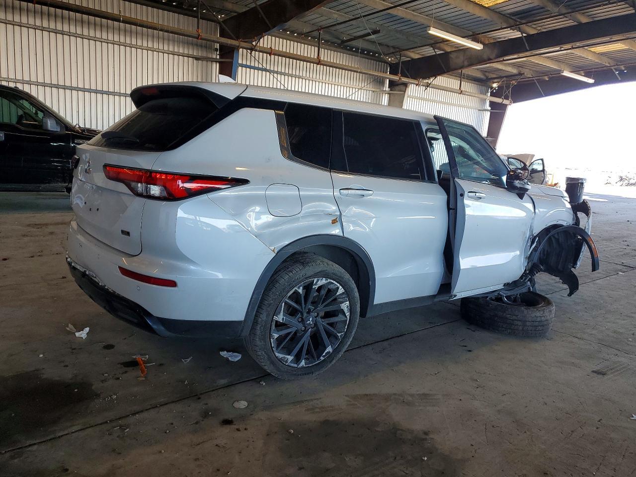 2023 Mitsubishi Outlander Se - Фото 3