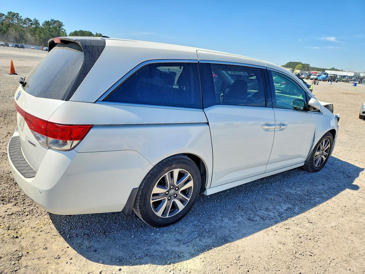 2014 Honda Odyssey Touring - Фото 3