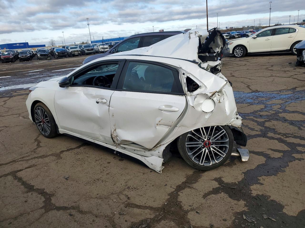 2023 Kia Forte Gt - Фото 2